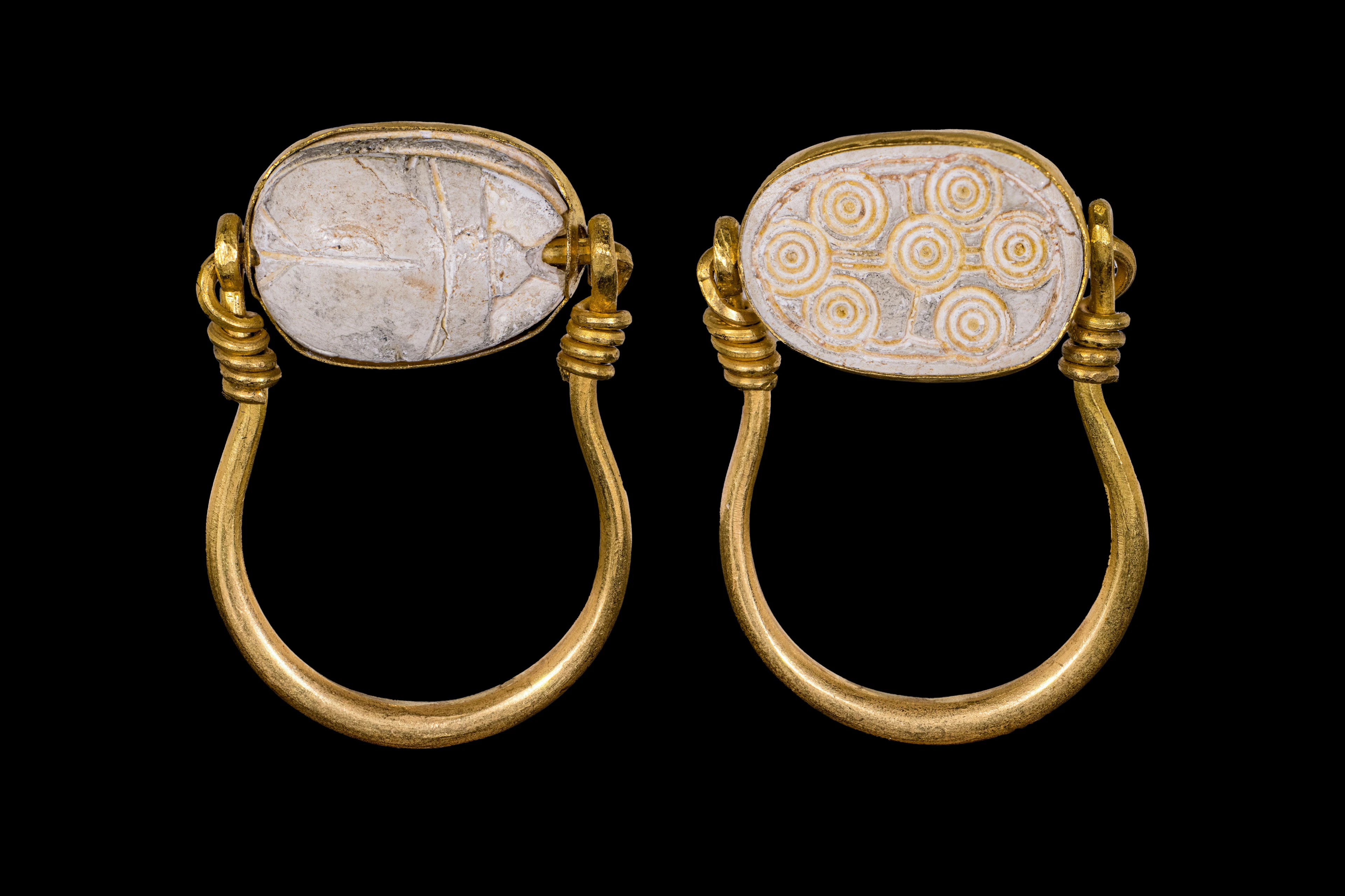 EGYPTIAN STONE SCARAB WITH CONCENTRIC CIRCLES IN SWIVEL GOLD RING