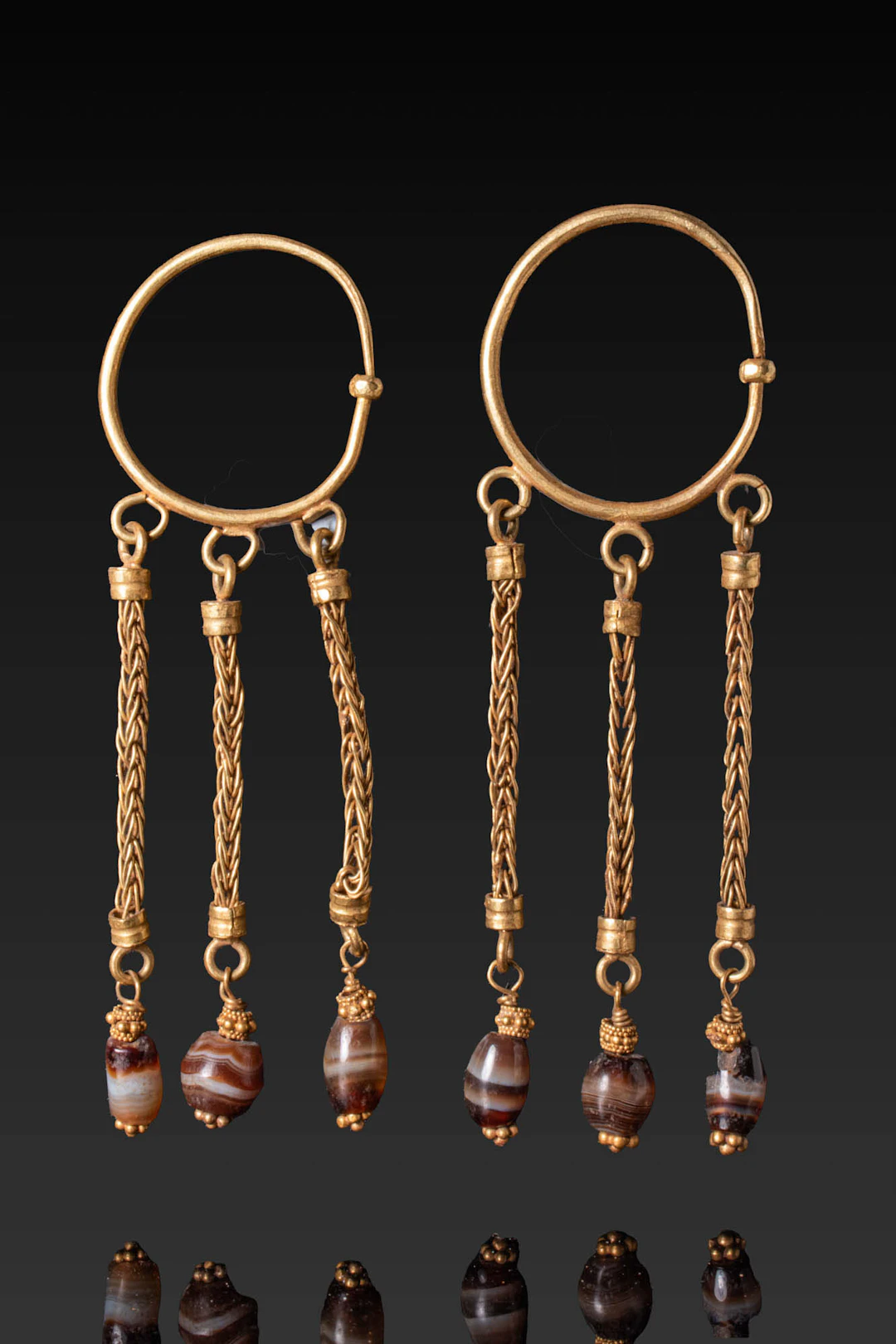 MATCHED PAIR OF BYZANTINE HIGH KARAT GOLD AND BANDED AGATE EARRINGS