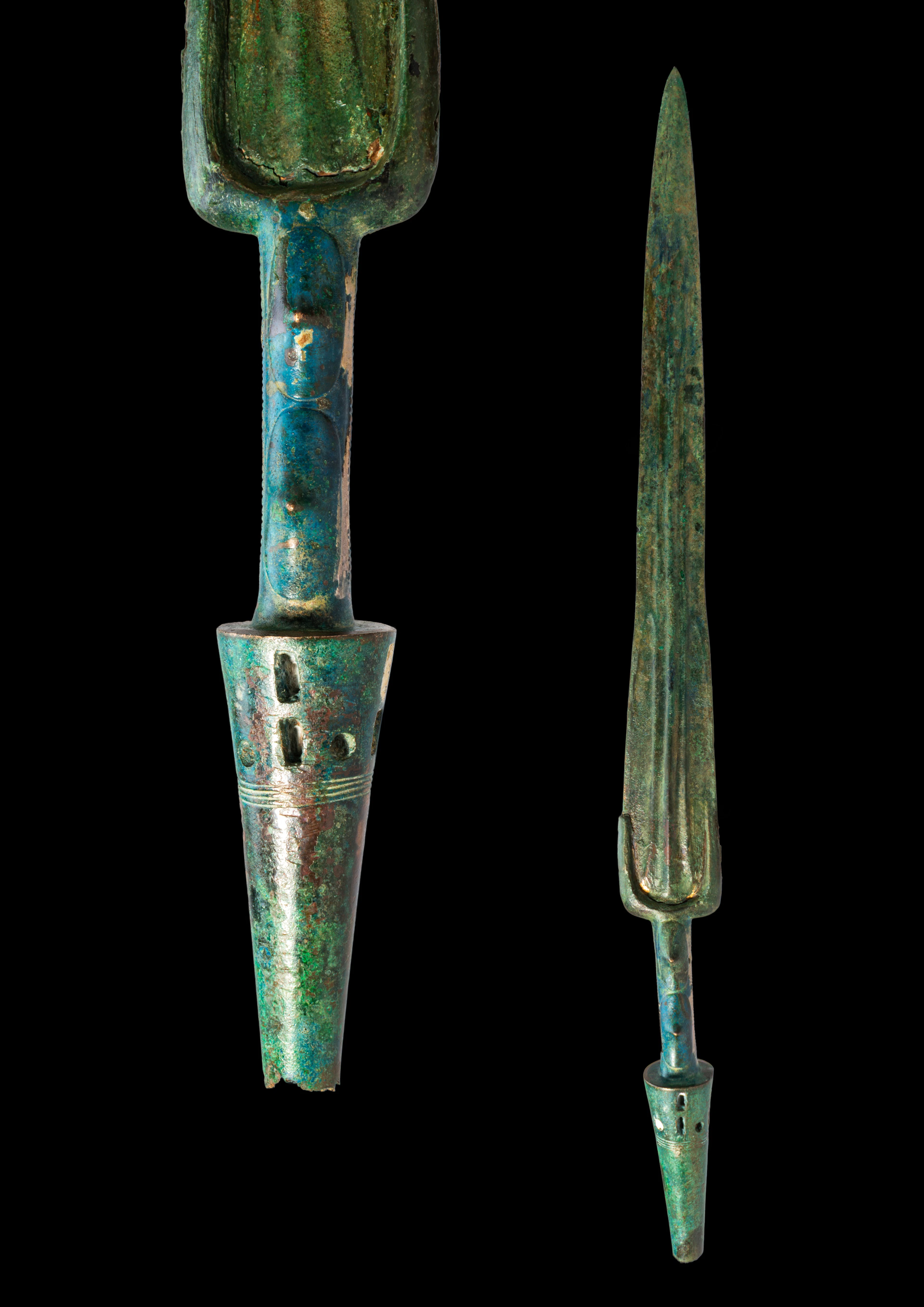 BRONZE AGE / EARLY GREEK PERIOD BRONZE SWORD WITH CONICAL POMMEL