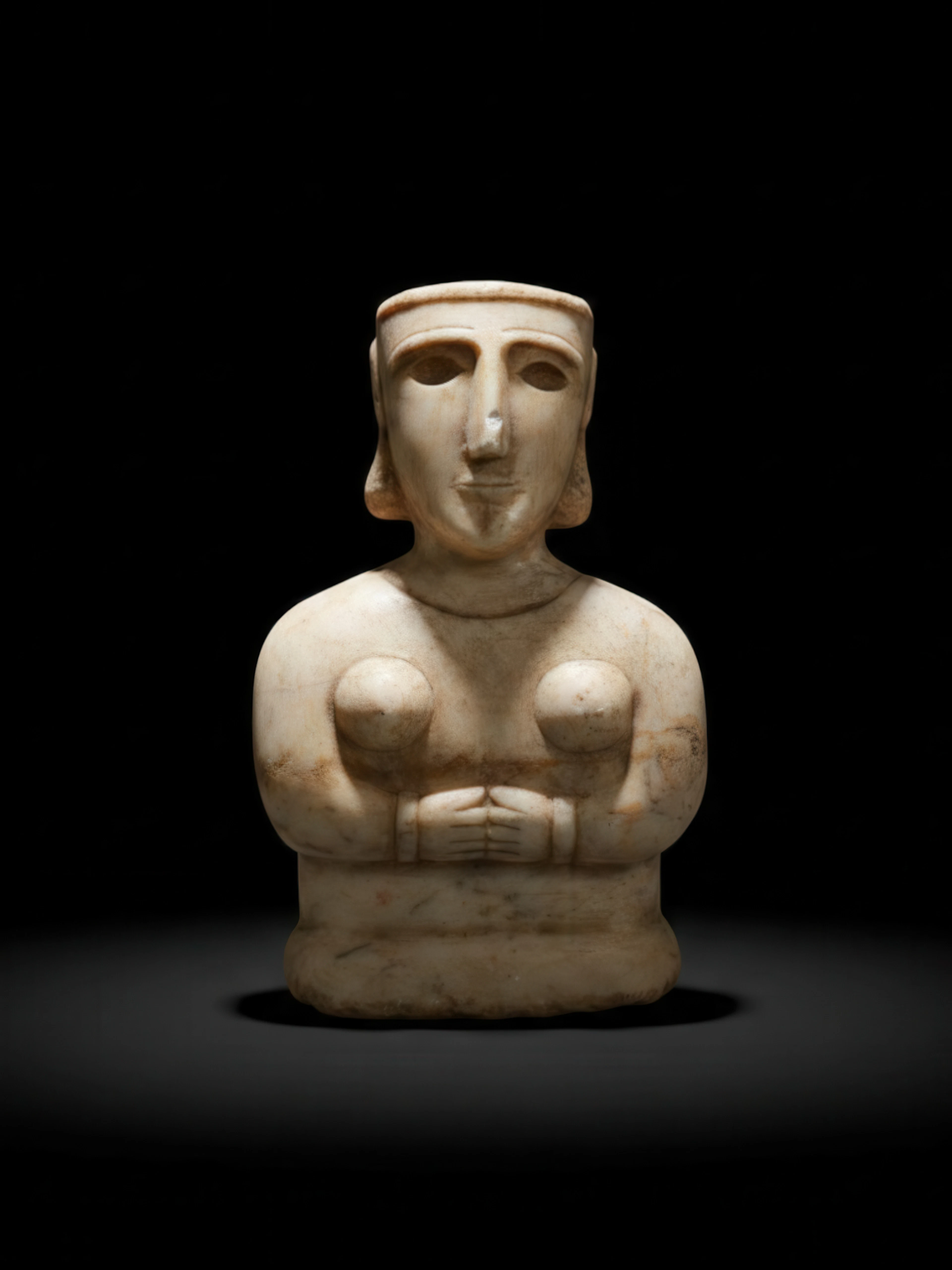 SOUTH ARABIAN ALABASTER FEMALE FIGURE