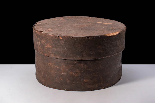 MICRONESIAN WOODEN STORAGE BOX