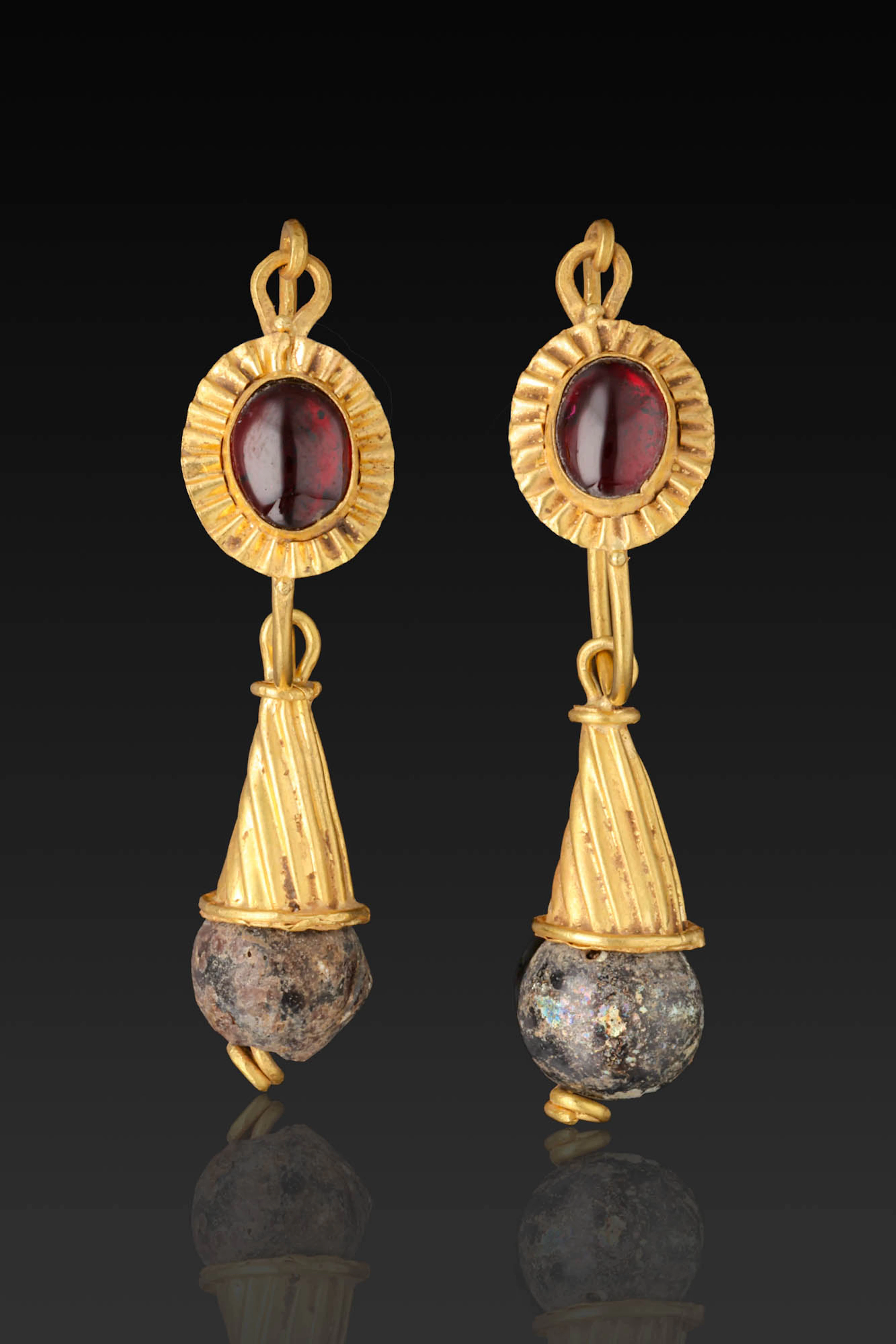 MATCHED PAIR OF ROMAN GOLD EARRINGS WITH GARNETS AND GLASS BEADS