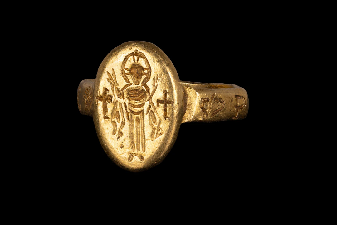 BYZANTINE SOLID GOLD INSCRIBED RING WITH STANDING CHRIST