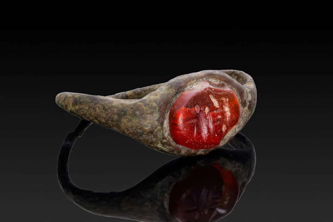 ROMAN BRONZE INTAGLIO RING