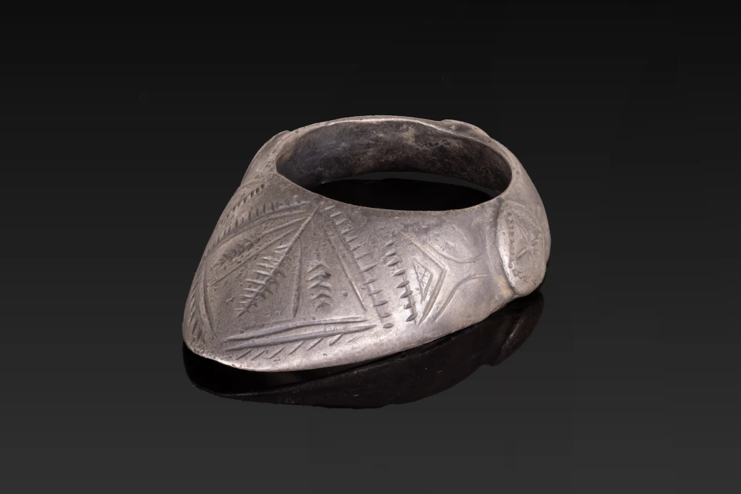 LARGE BYZANTINE SILVER ARCHER'S RING