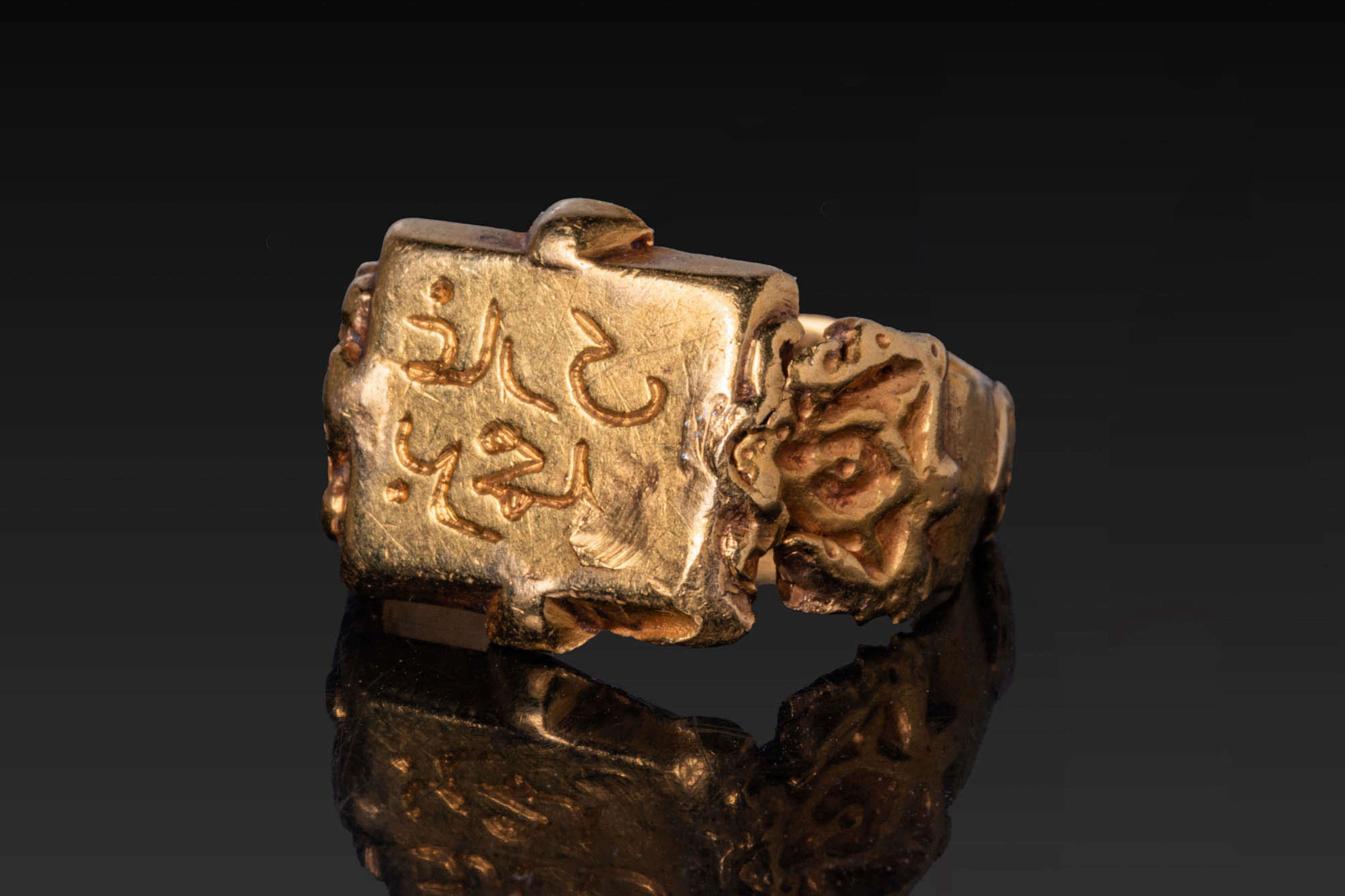 SELJUK SOLID GOLD RING WITH INSCRIPTION