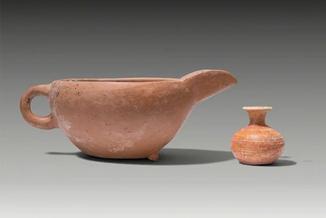 PAIR OF AMLASH TERRACOTTA VESSELS