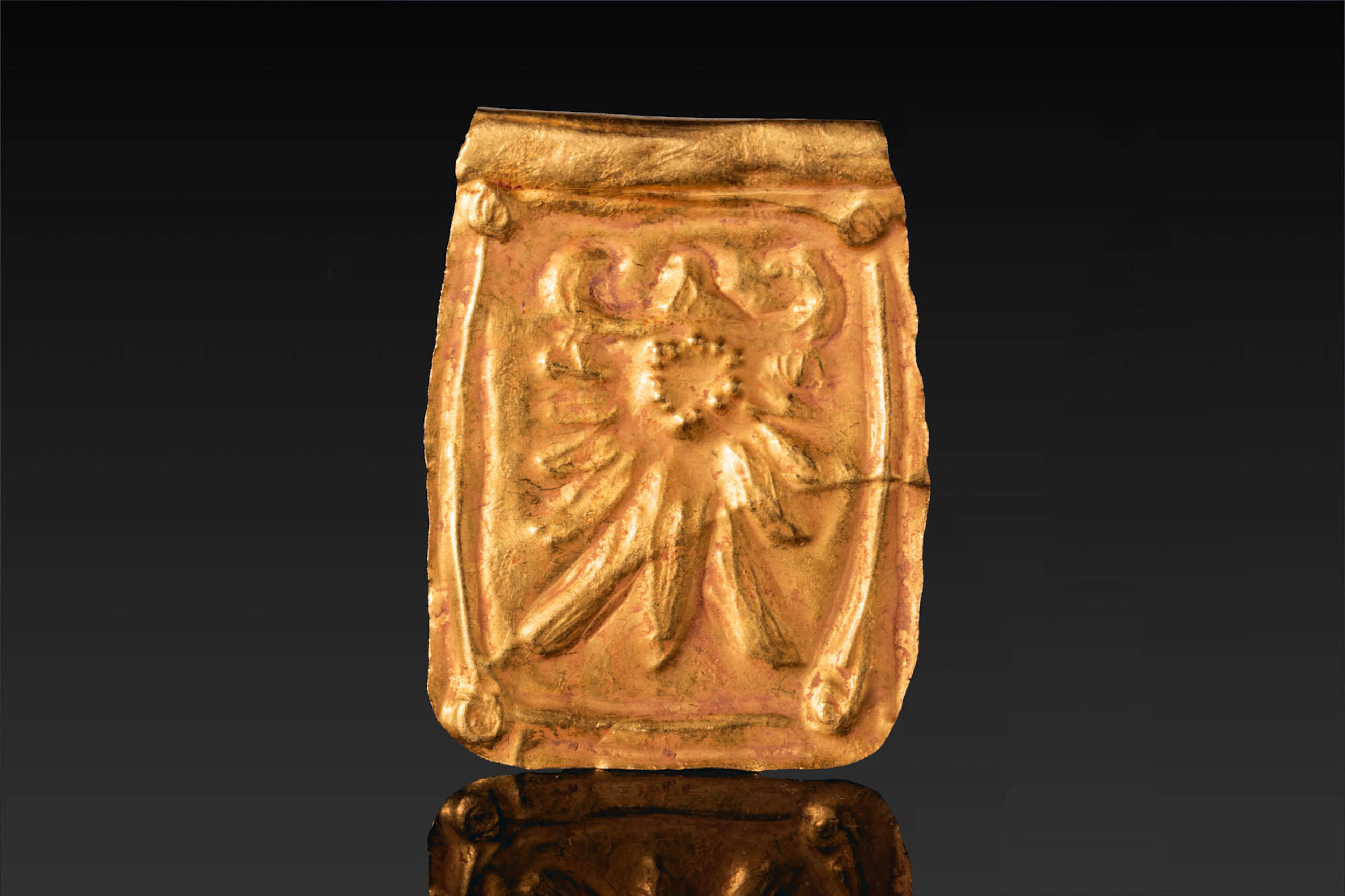 GREEK GOLD PLAQUE WITH MYTHOLOGICAL SUBJECT