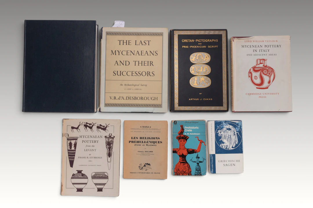 COLLECTION OF BOOKS ON MINOAN AND MYCENAEAN - EX LIBRARY OF ROBIN SIMS