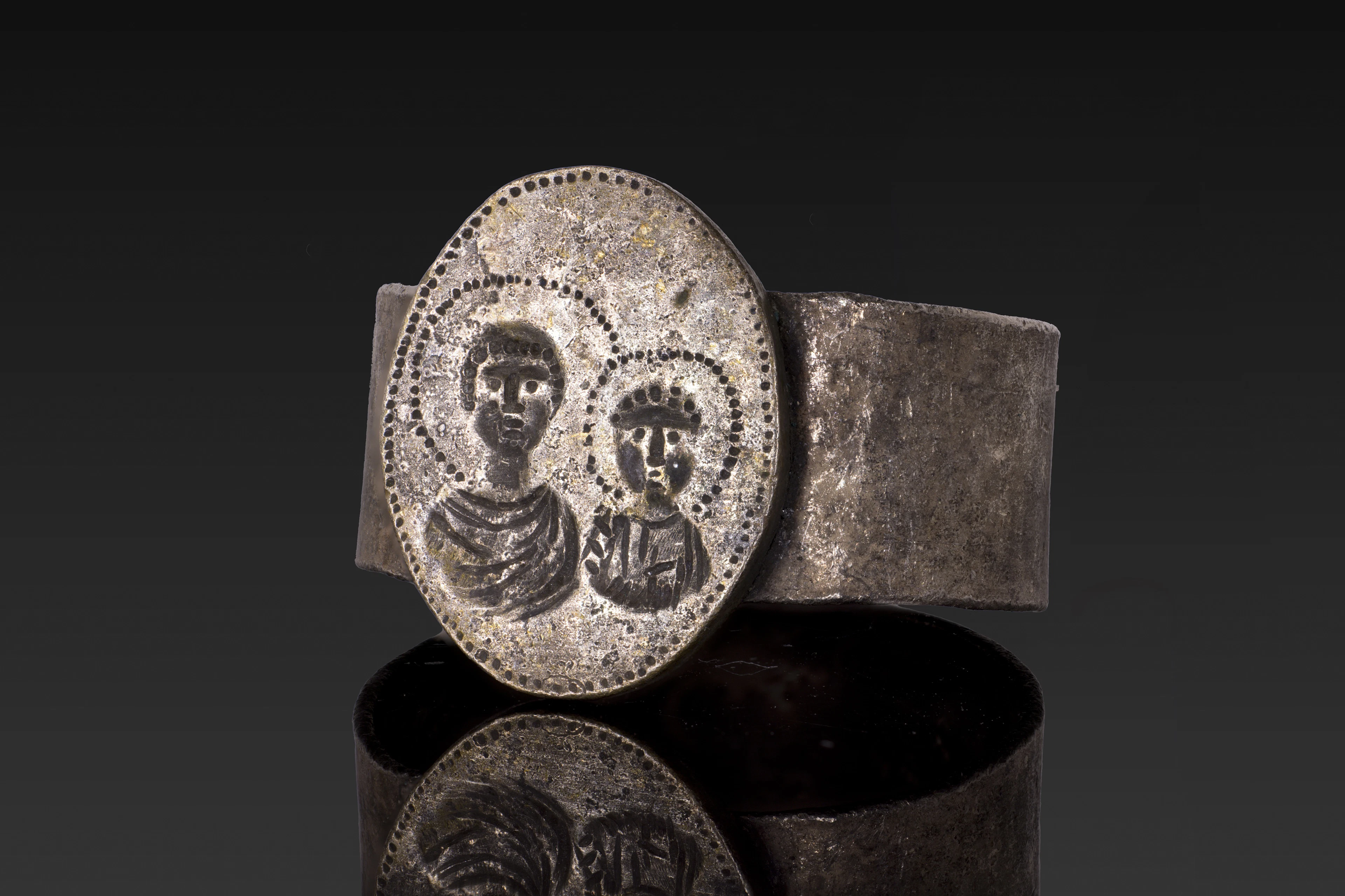 BYZANTINE SILVER MARRIAGE RING WITH COUPLE