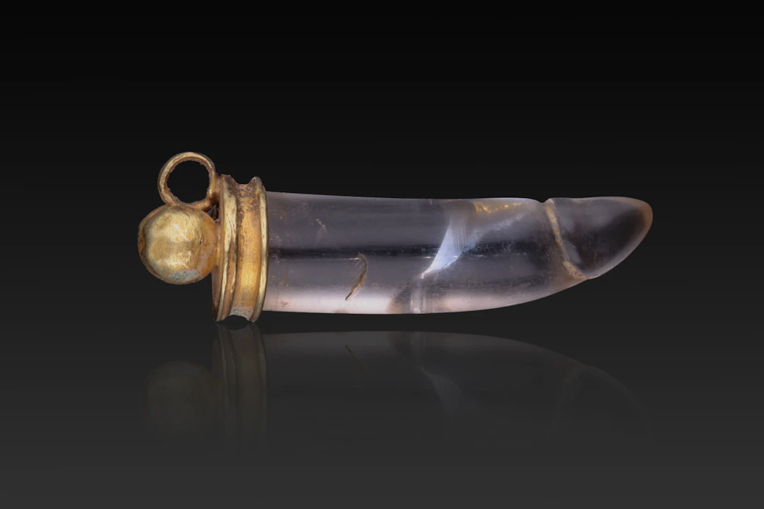 ROMAN GOLD AND ROCK CRYSTAL PHALLIC PENDANT