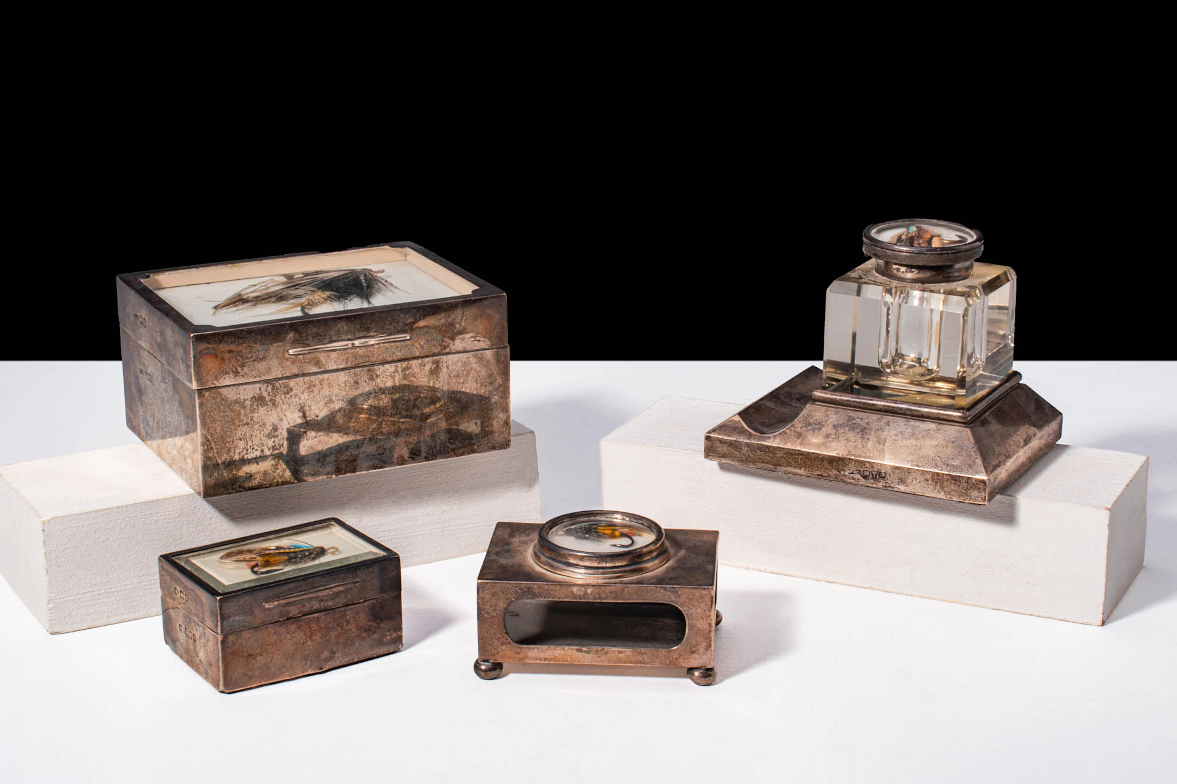 GROUP OF EDWARDIAN SILVER ACCESSORIES WITH INCORPORATED OCEANIC HOOKS