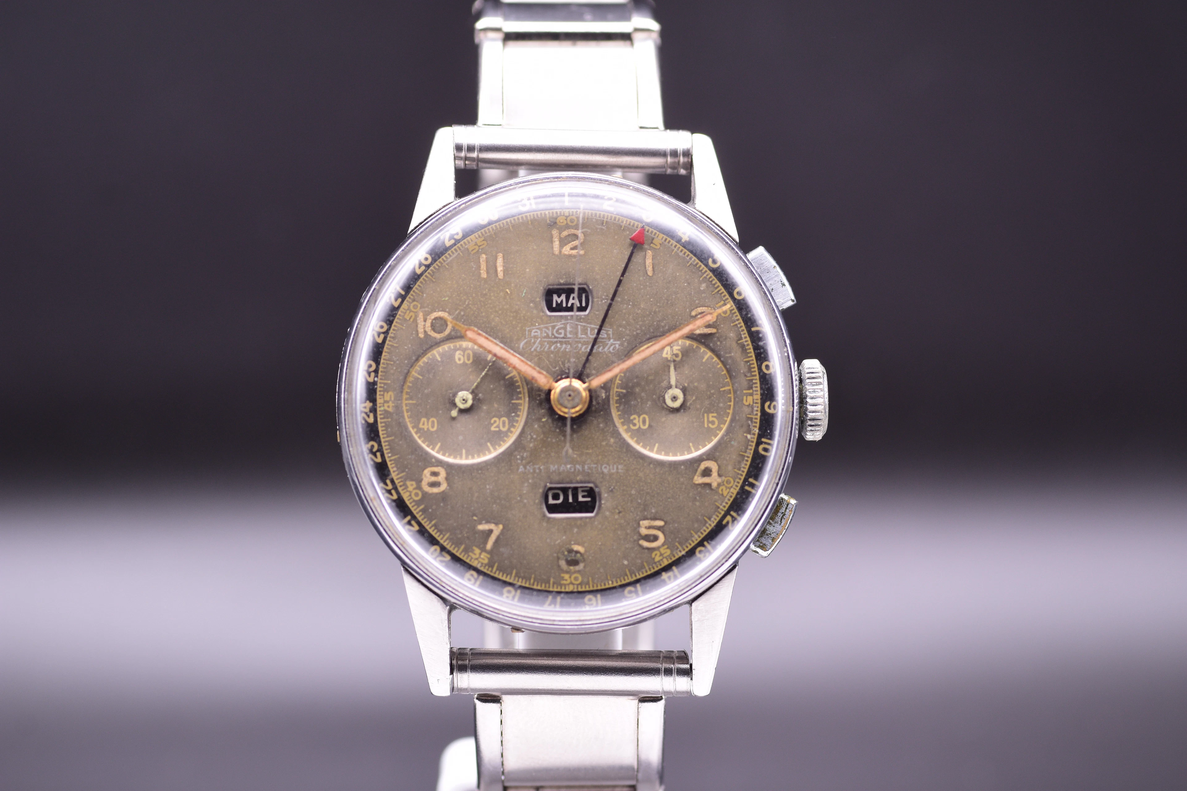 Angelus Chronodato, the World's First Series Production Triple Calendar