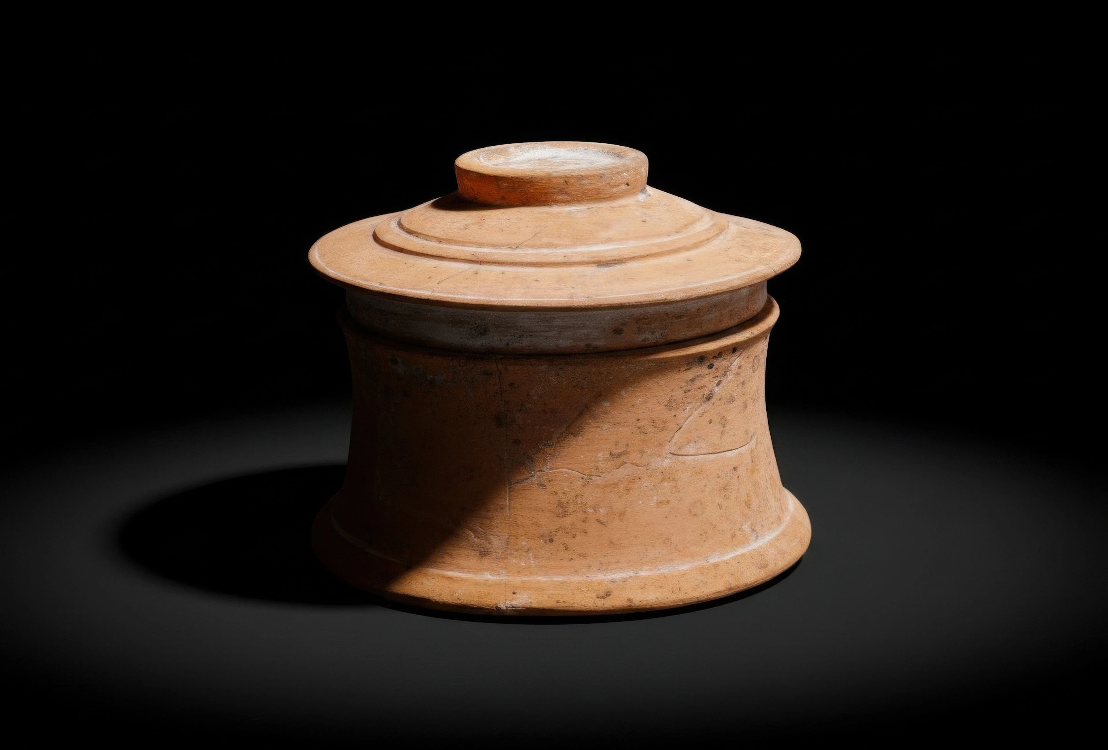 APULIAN CANOSAN TERRACOTTA PYXIS
