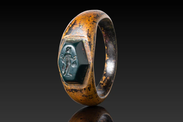 ROMAN GREEN JASPER INTAGLIO OF MERCURY IN BRONZE RING