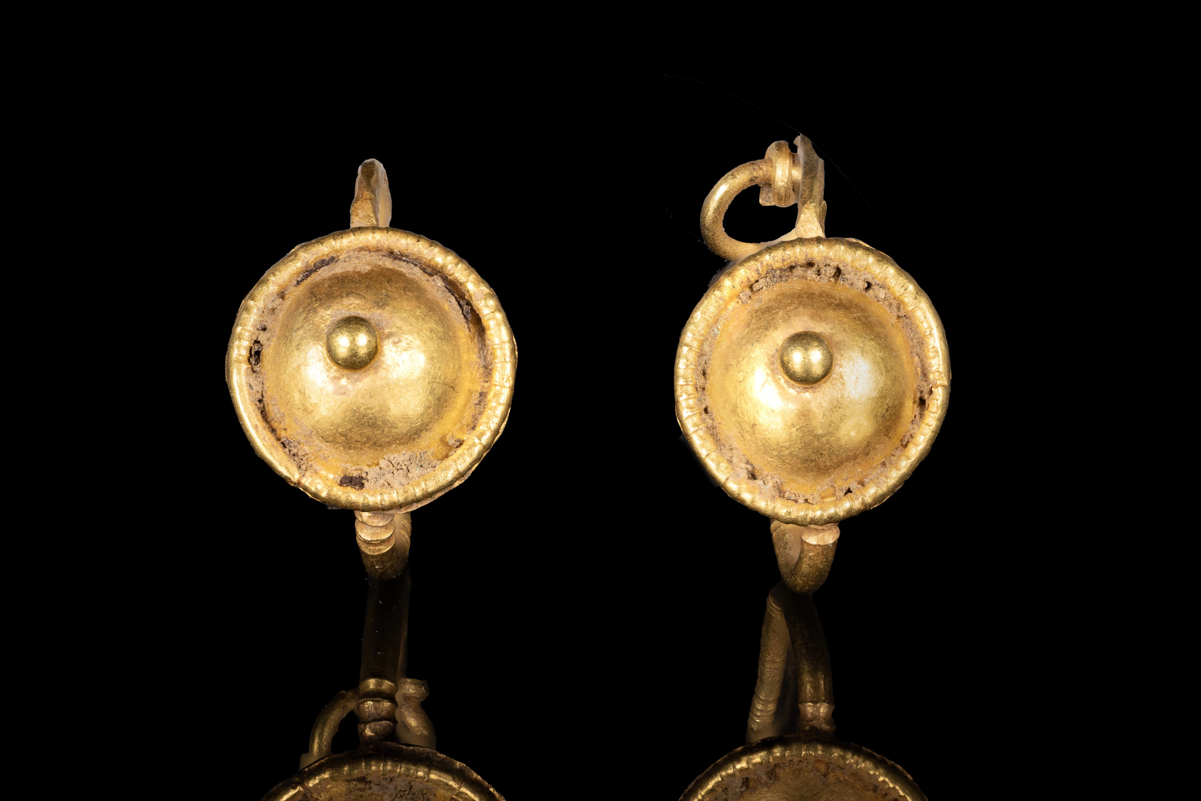 MATCHED PAIR OF ROMAN GOLD EARRINGS