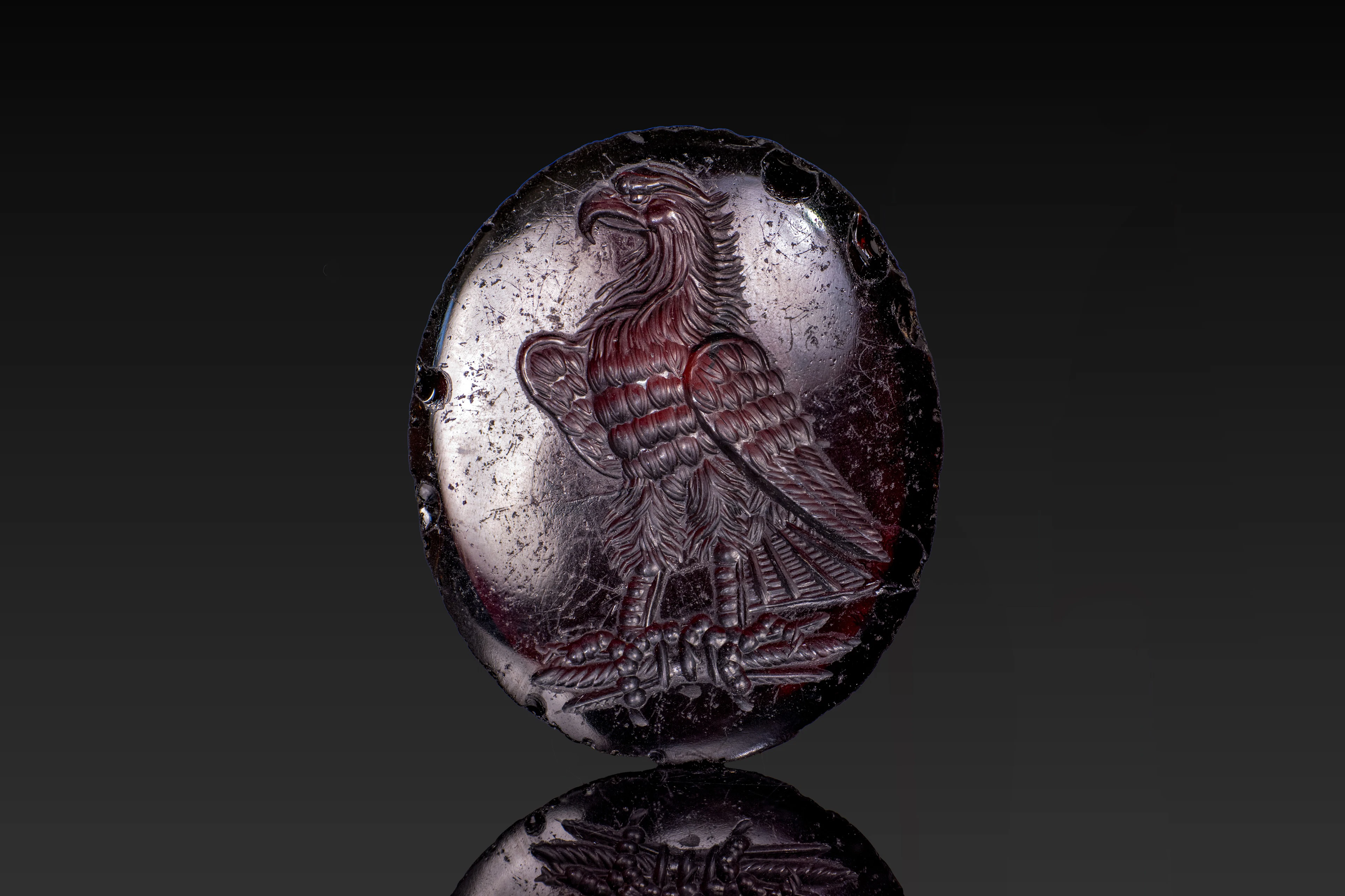 LATE HELLENISTIC INTAGLIO DEPICTING EAGLE ON A THUNDERBOLT
