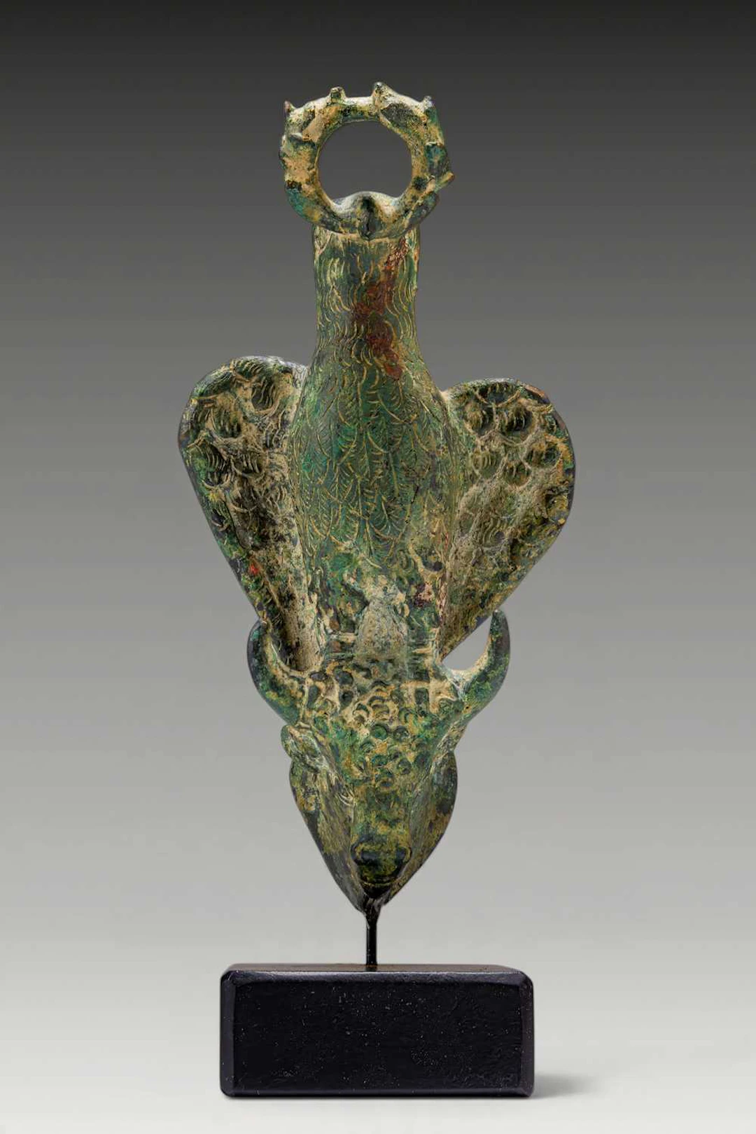ROMAN BRONZE LEGIONARY EAGLE HOLDING A LAUREL WREATH AND GRASPING A BULL'S HEAD