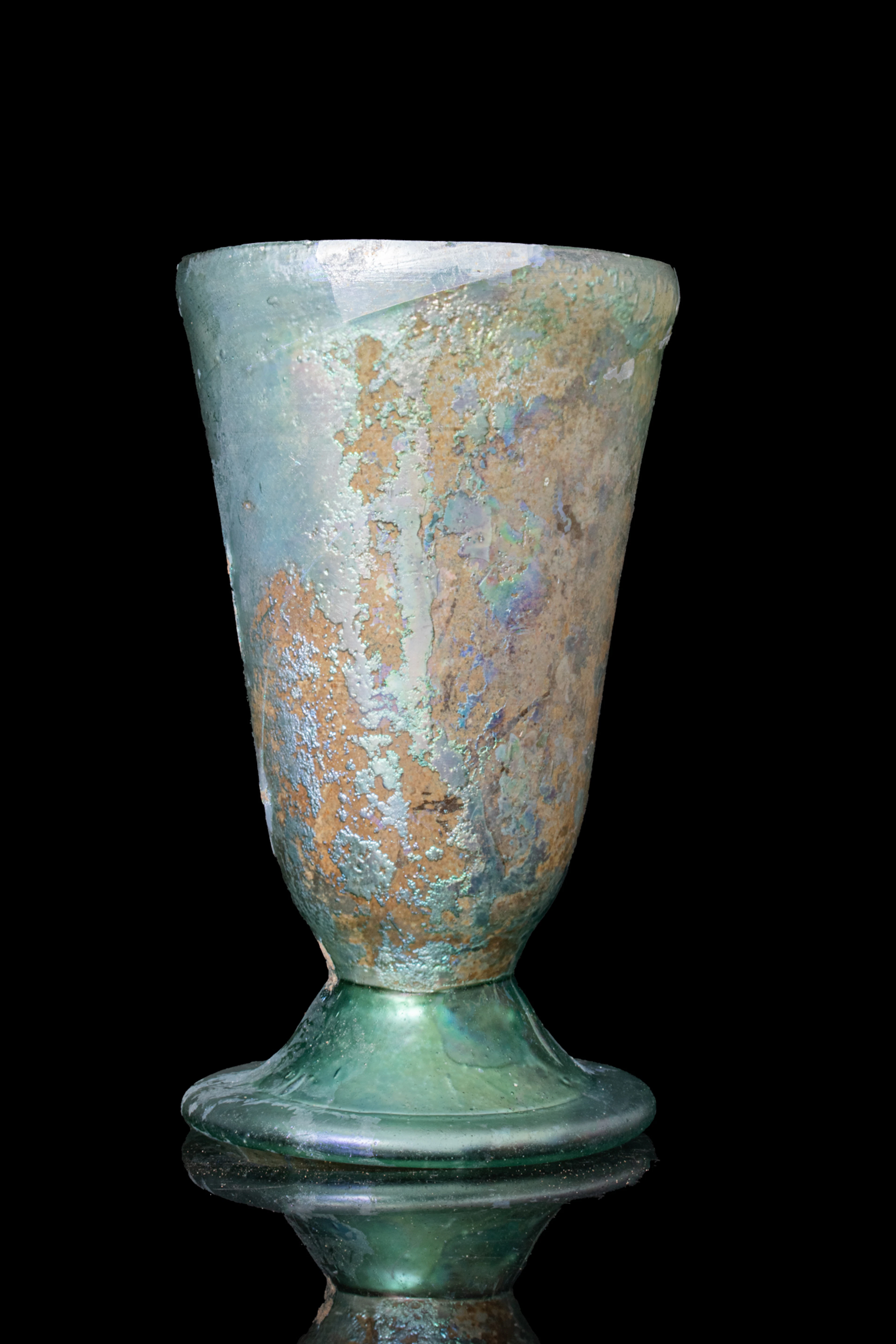 ROMAN TRANSLUCENT GLASS BEAKER