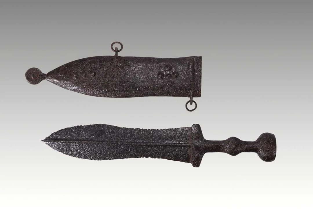 FINE ROMAN IRON PUGIO WITH SCABBARD