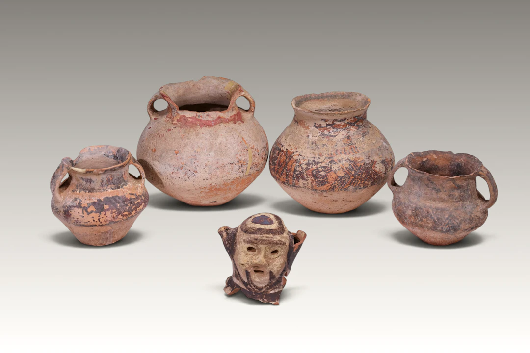 GROUP OF FIVE CHINESE MAJIAYAO POTTERY VESSELS