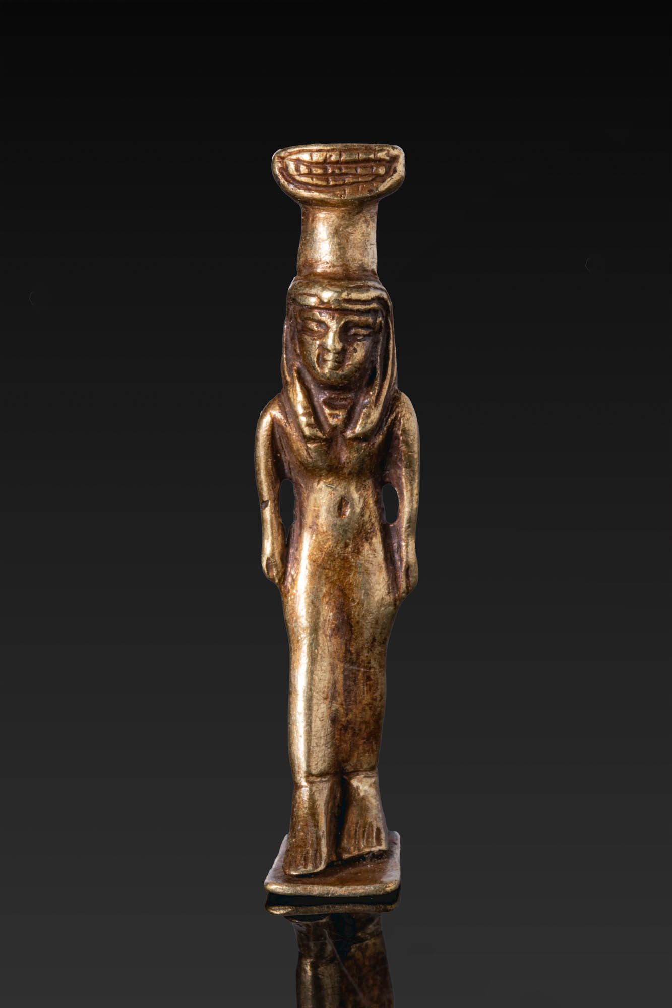 PHOENICIAN GOLD PENDANT OF NEPHTHYS