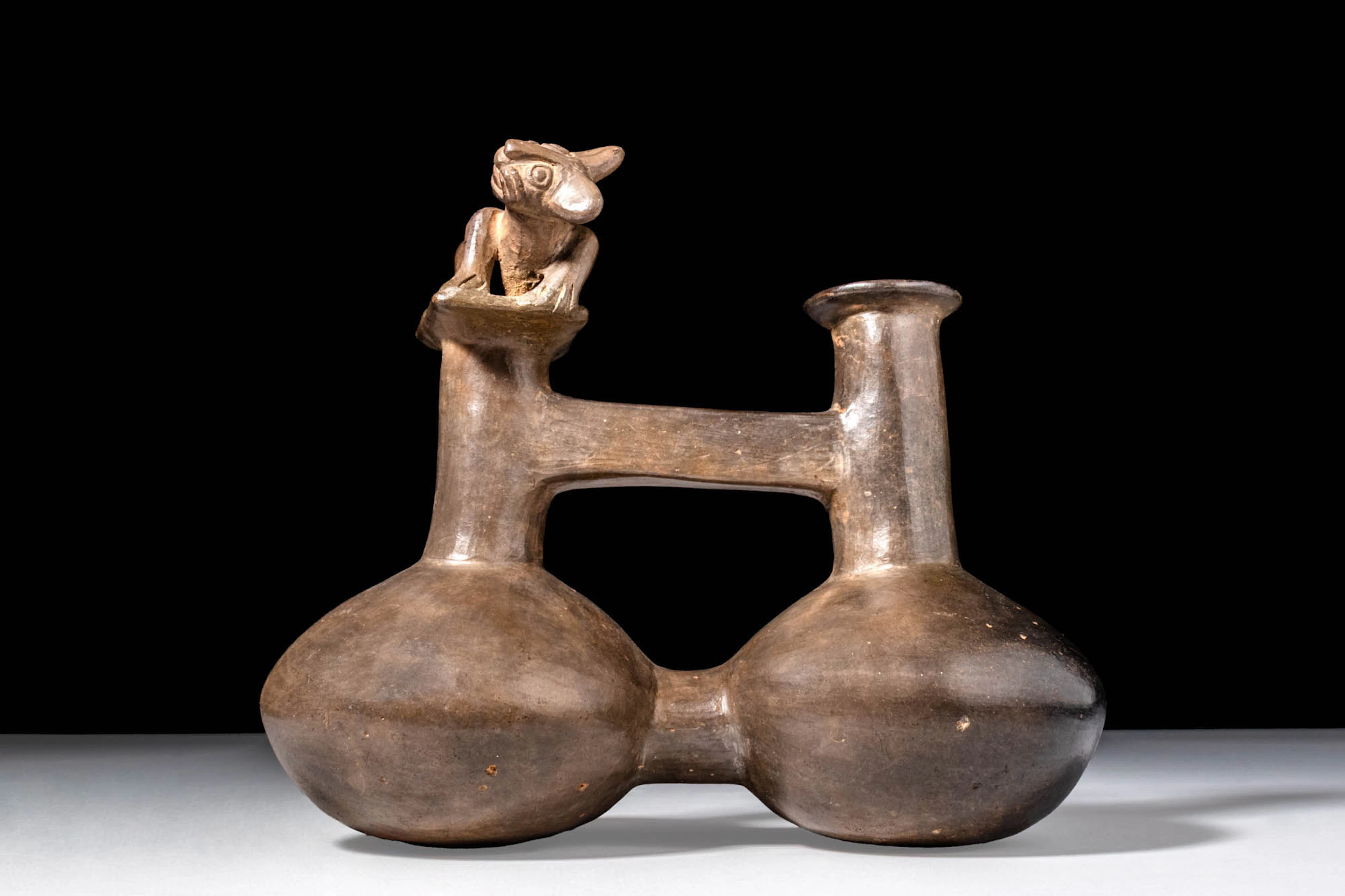 INCA DOUBLE CHAMBERED FELINE WHISTLING VESSEL