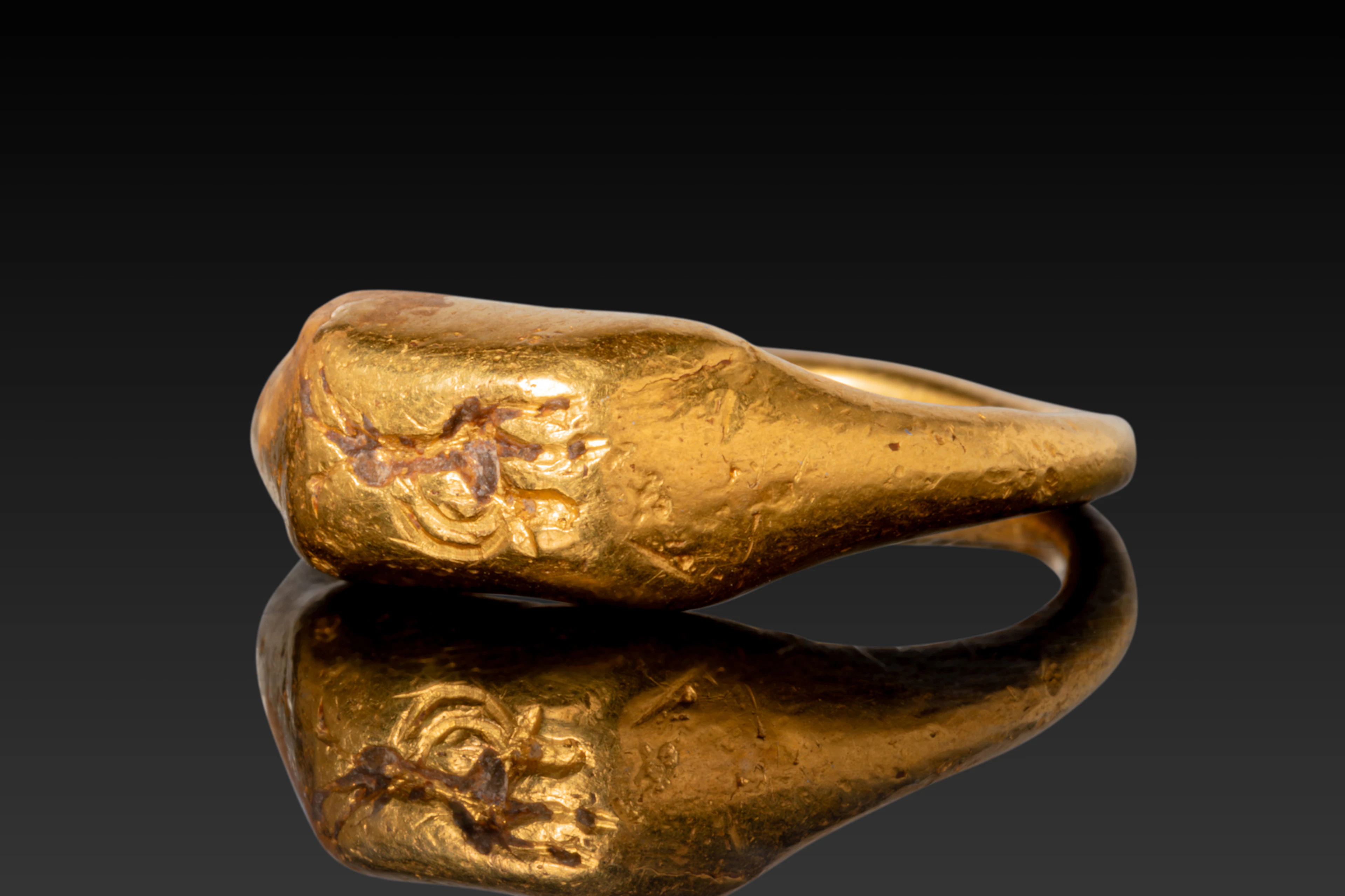 PHOENICIAN HIGH KARAT GOLD RING