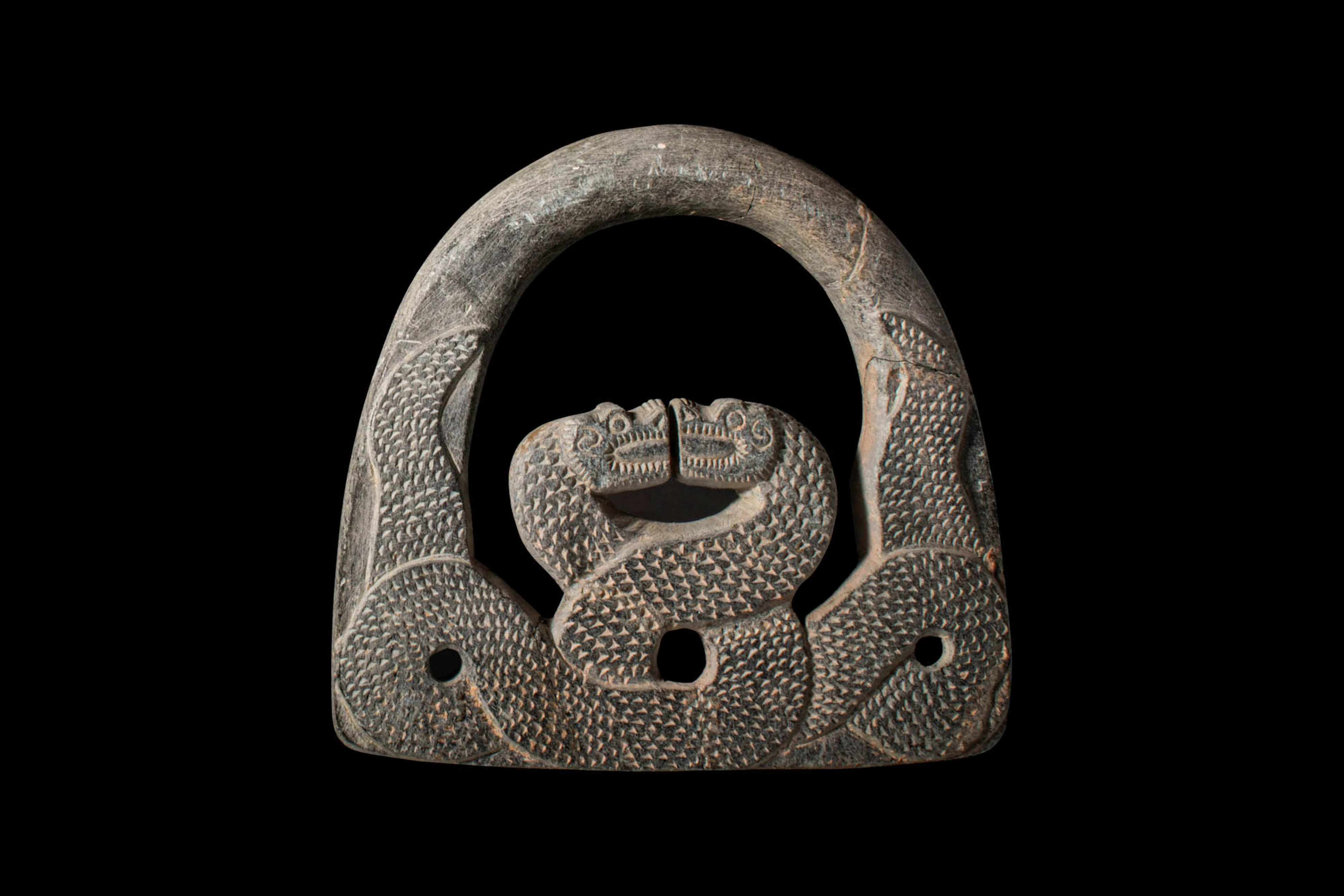 BACTRIAN CHLORITE HANDBAG WEIGHT INTERLACED SERPENTS SHAPED