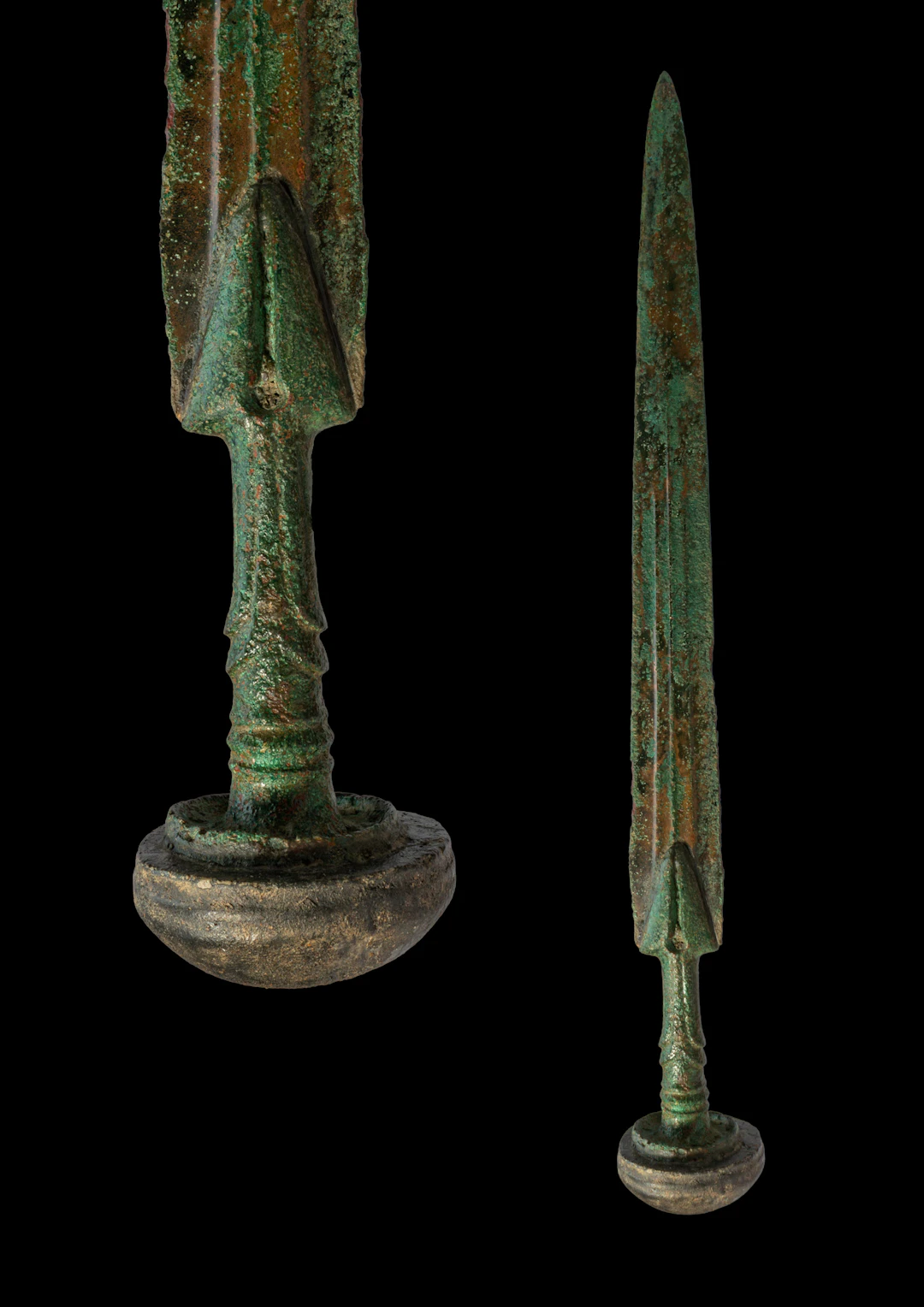 BRONZE AGE / EARLY GREEK PERIOD BRONZE SWORD WITH DISCOID POMMEL