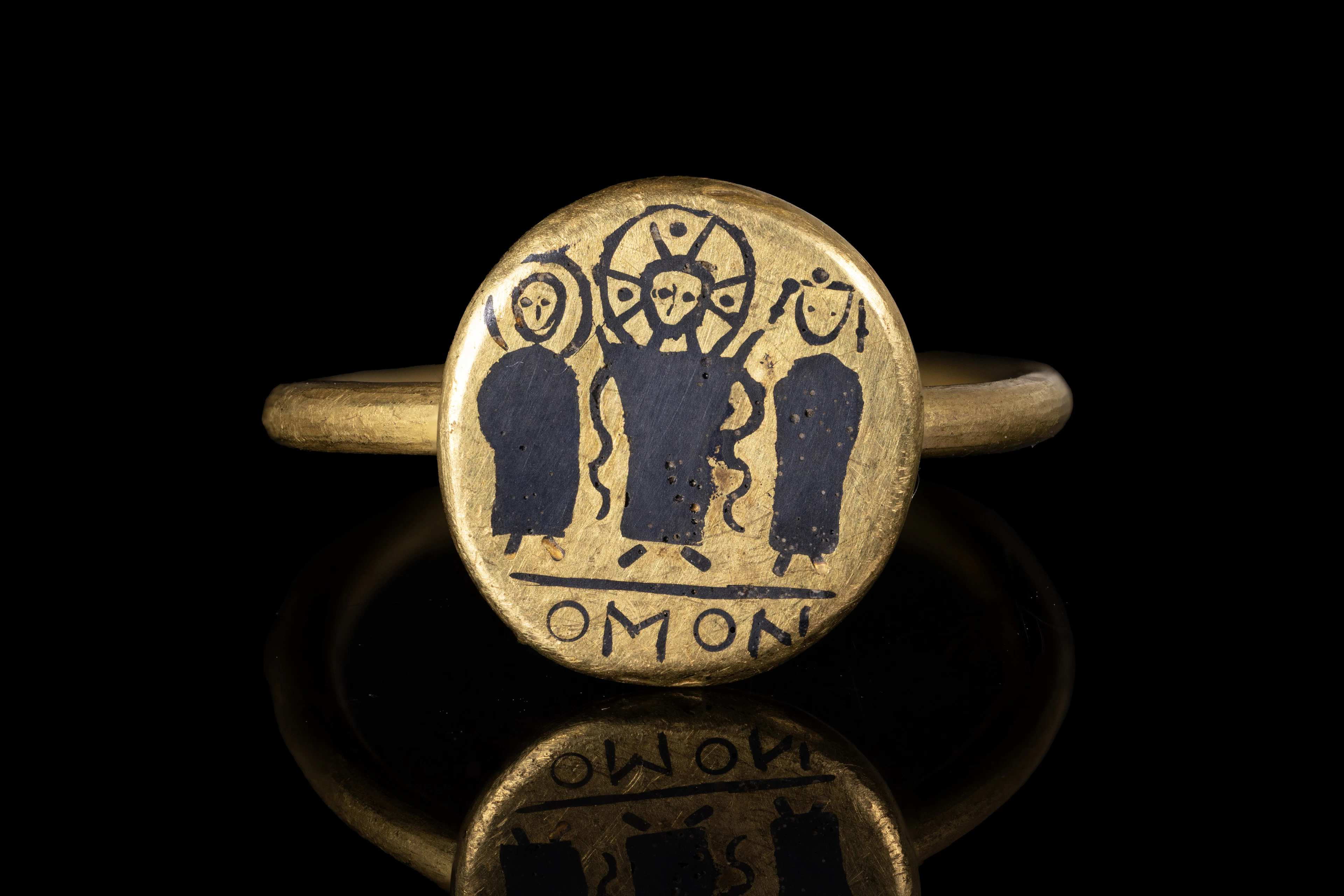 BYZANTINE GOLD AND NIELLO WEDDING RING WITH CHRIST AND A COUPLE