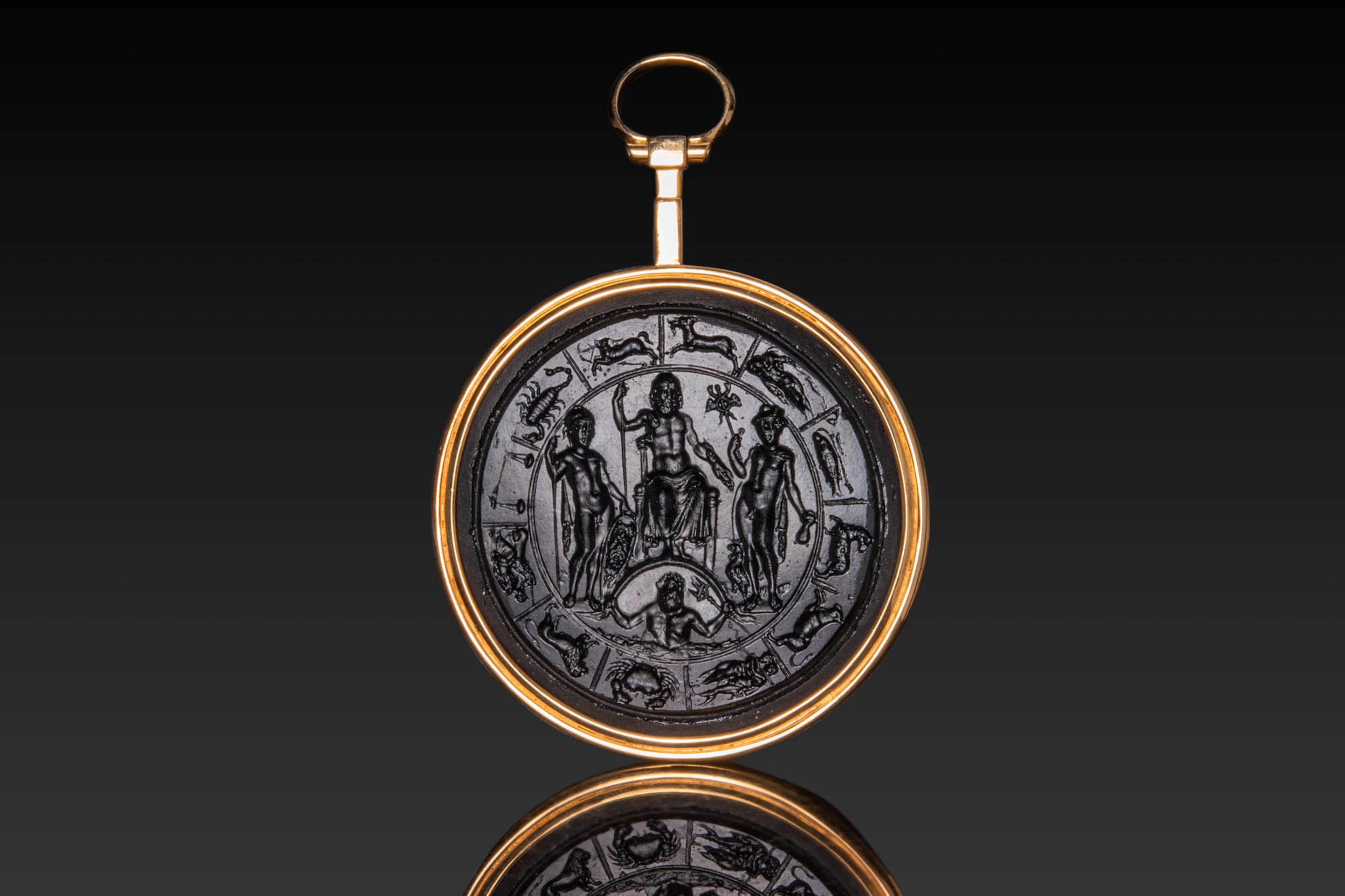 LARGE GRAND TOUR GLASS IMPRESSION WITH FOUR DEITIES INSIDE THE ZODIACAL
