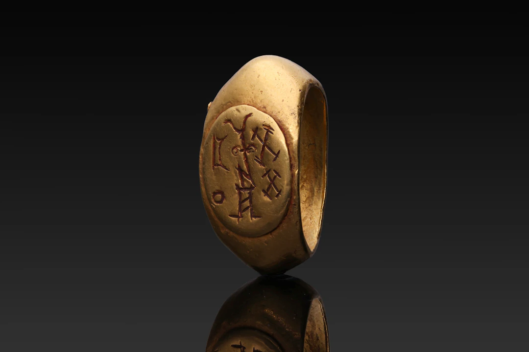 ROMAN SOLID GOLD RING WITH ENGRAVED MAGICAL SYMBOLS