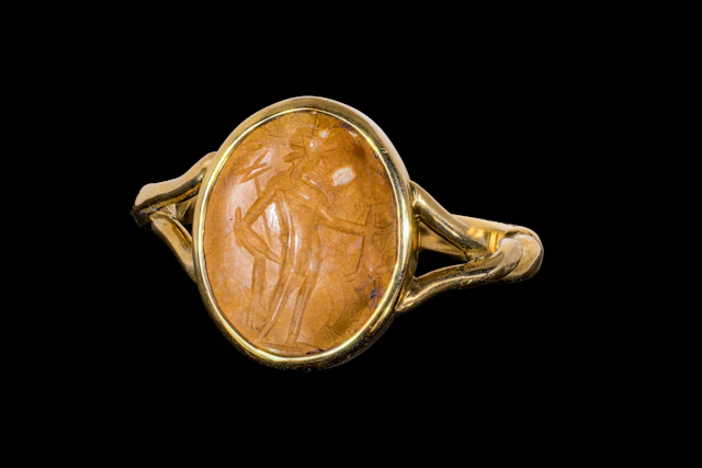 ROMAN YELLOW JASPER INTAGLIO OF MERCURY IN GOLD RING