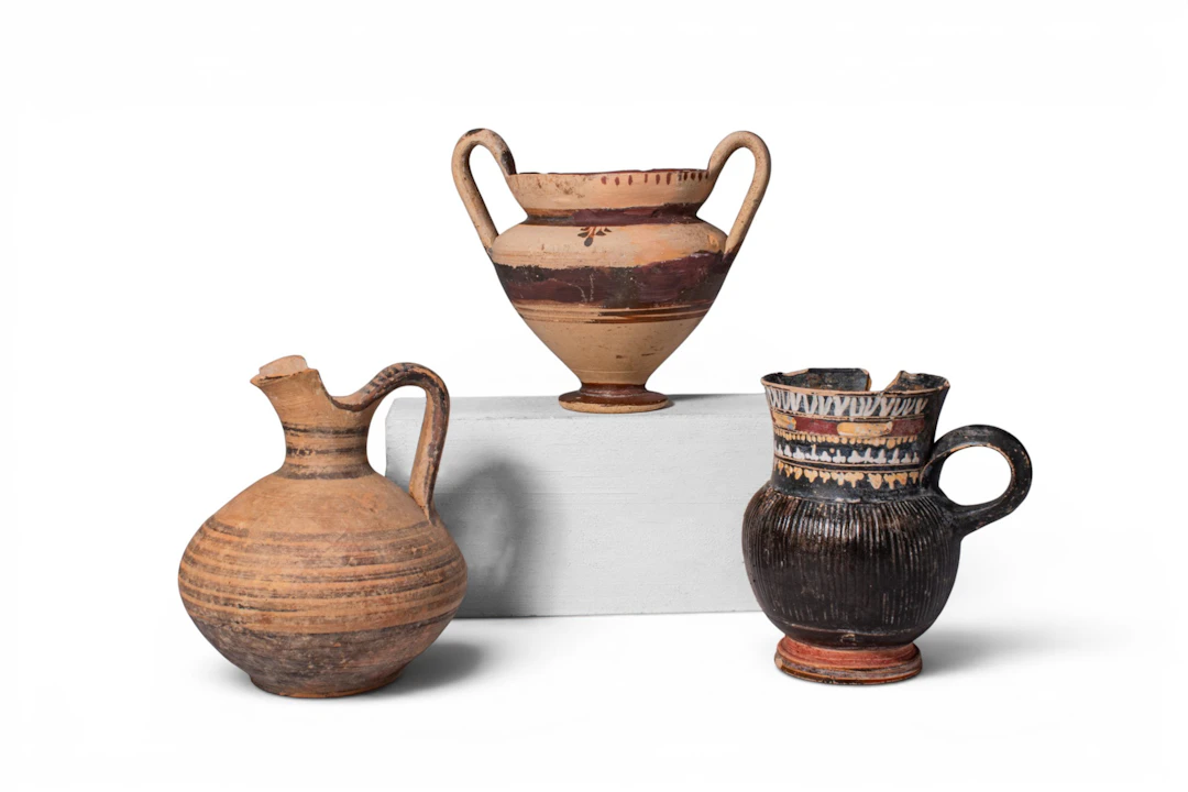 COLLECTION OF GREEK DECORATED VESSELS