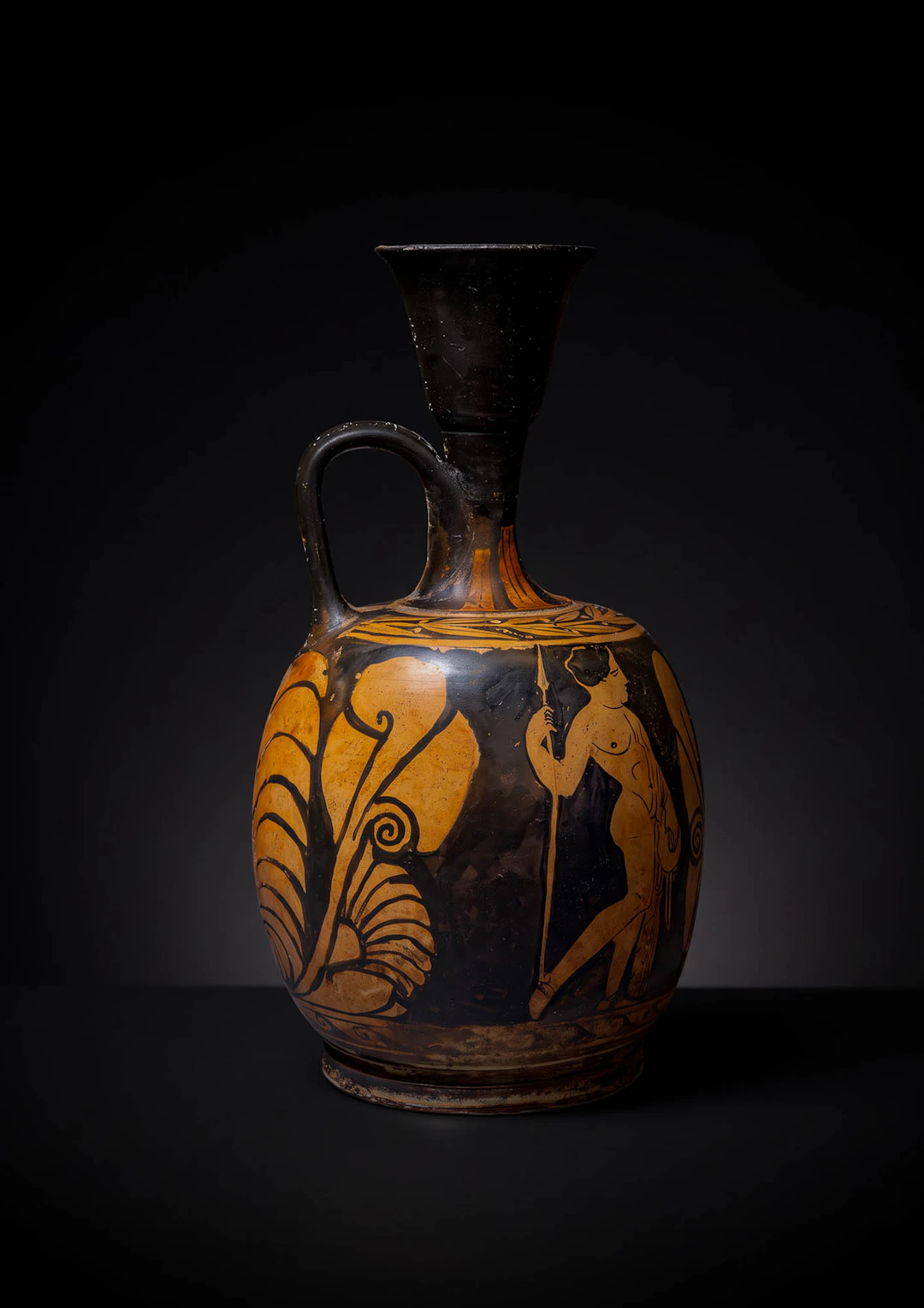 APULIAN SQUAT LEKYTHOS WITH LIBATION SCENE