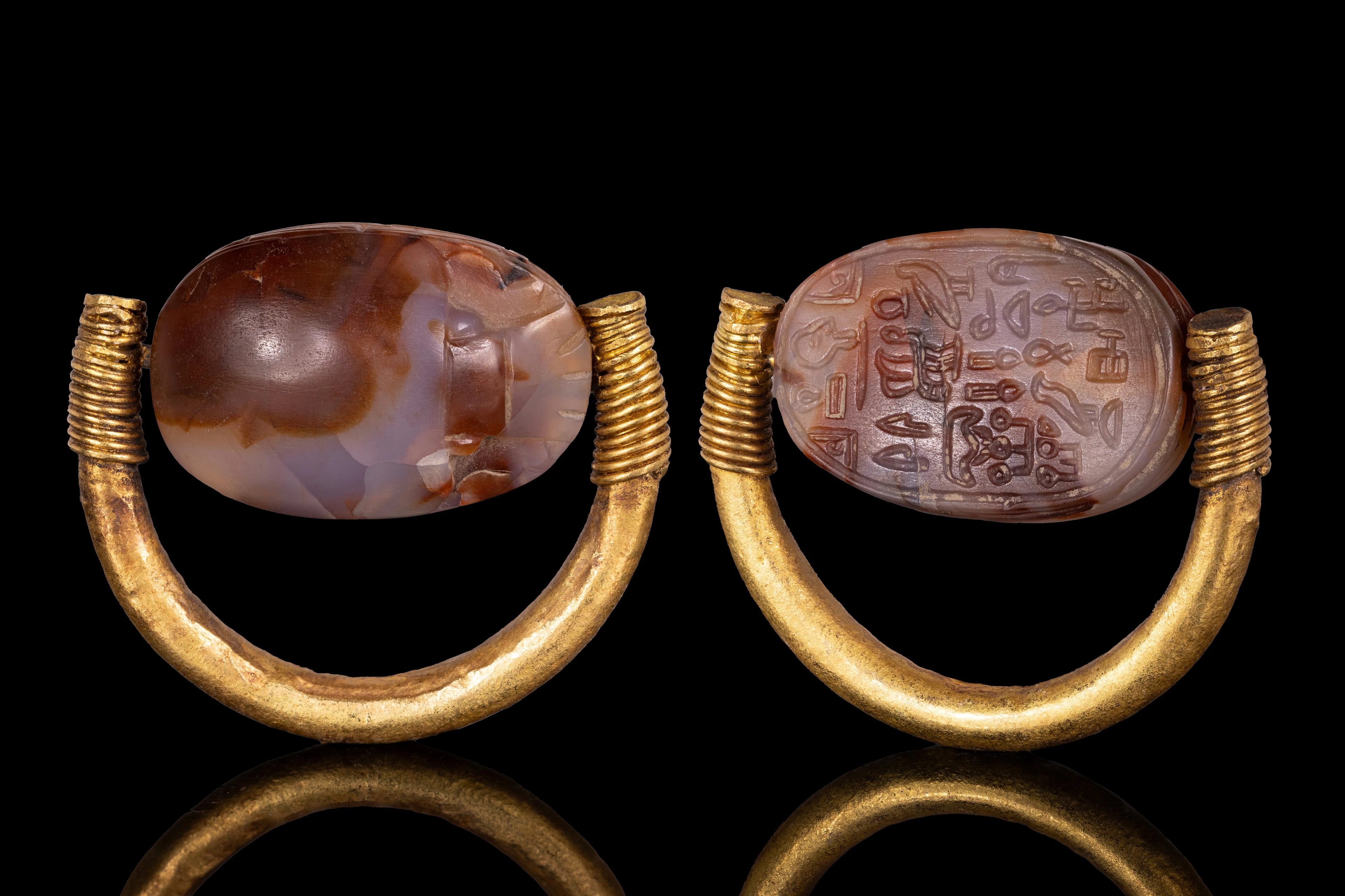 PHOENICIAN GOLD SWIVEL RING WITH AGATE SCARAB