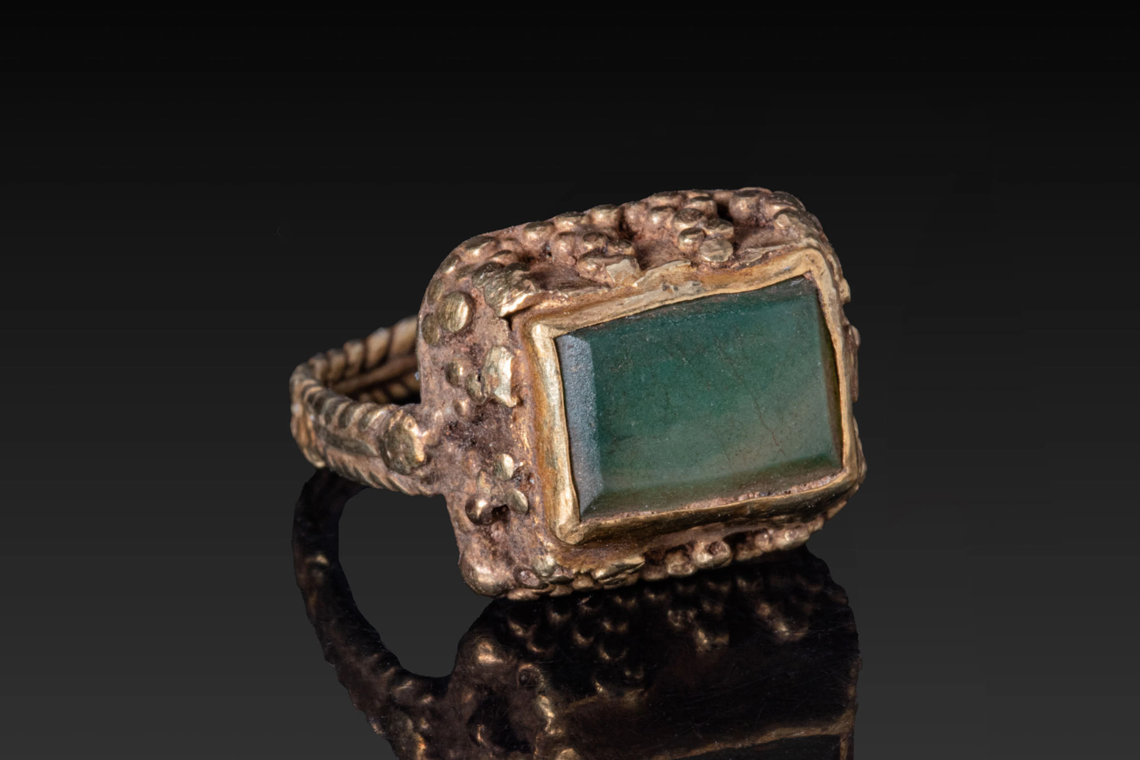 BYZANTINE GOLD RING WITH LARGE RECTANGULAR BEZEL