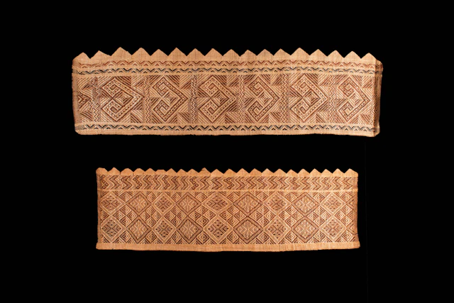 OCEANIC WOVEN TEXTILE BORDER