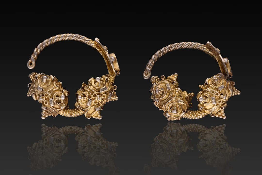 MATCHED PAIR OF BYZANTINE SILVER-GILT EARRINGS