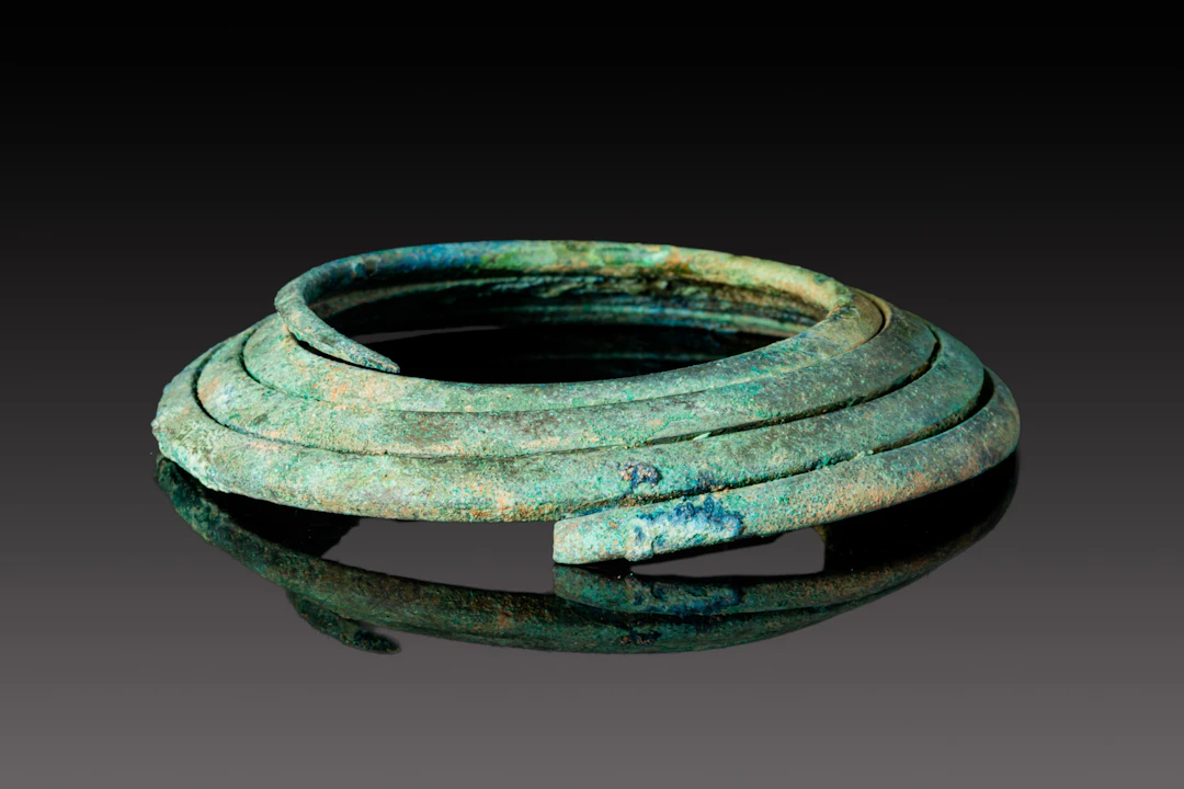 BRONZE AGE / VILLANOVAN BRONZE COILED ARMLET
