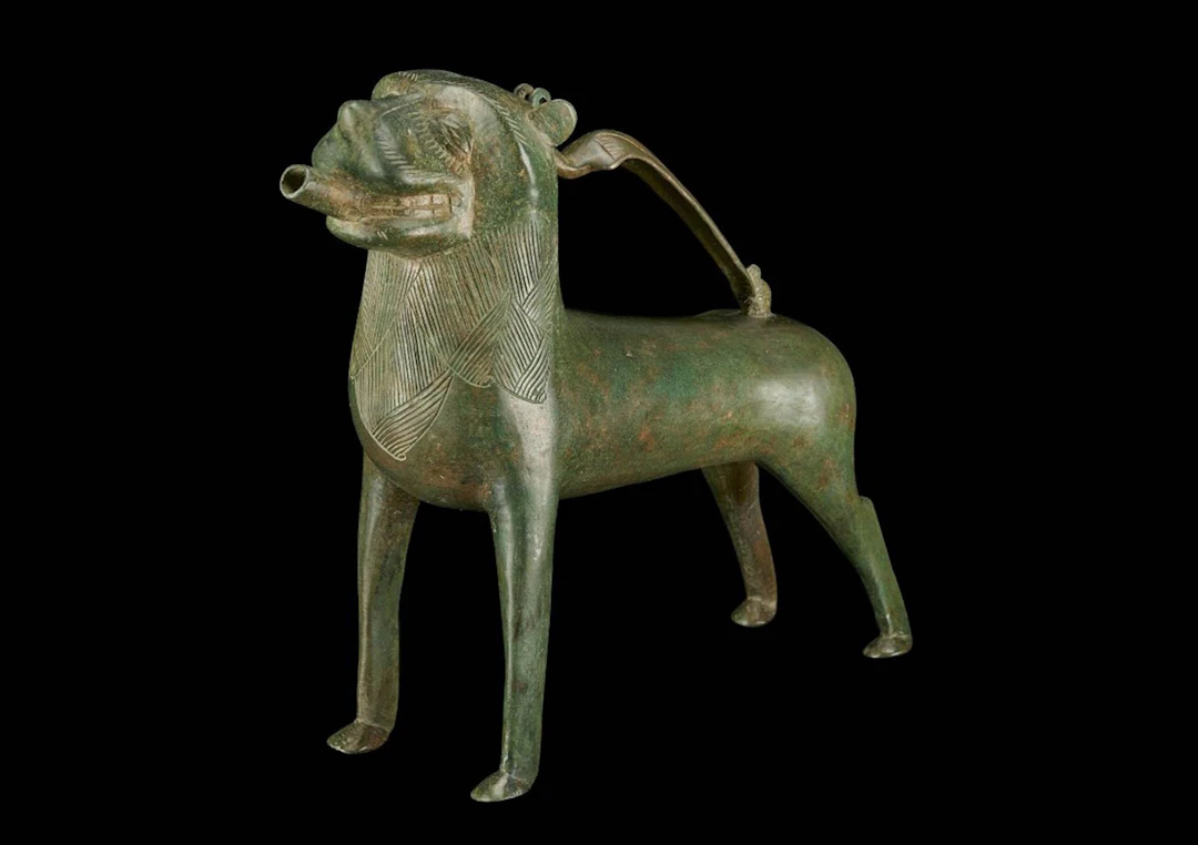 VERY RARE EUROPEAN BRONZE AQUAMANILE IN THE SHAPE OF A LION WITH SUPERB PATINA