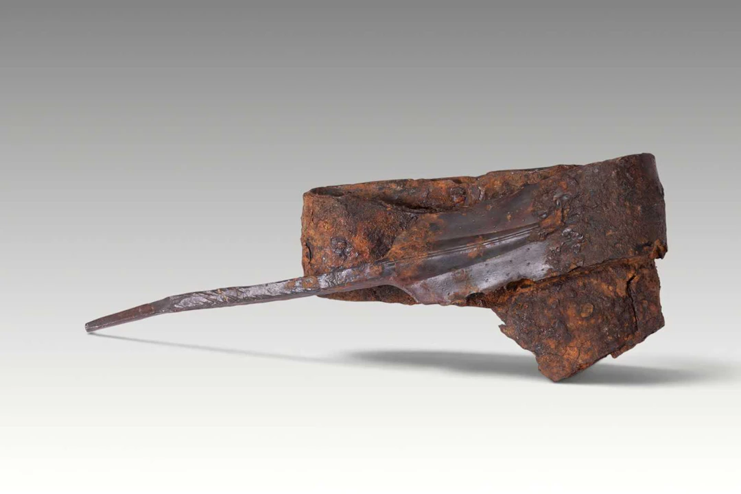 RARE CELTIC IRON BENT SWORD (FUNERARY RITUAL)