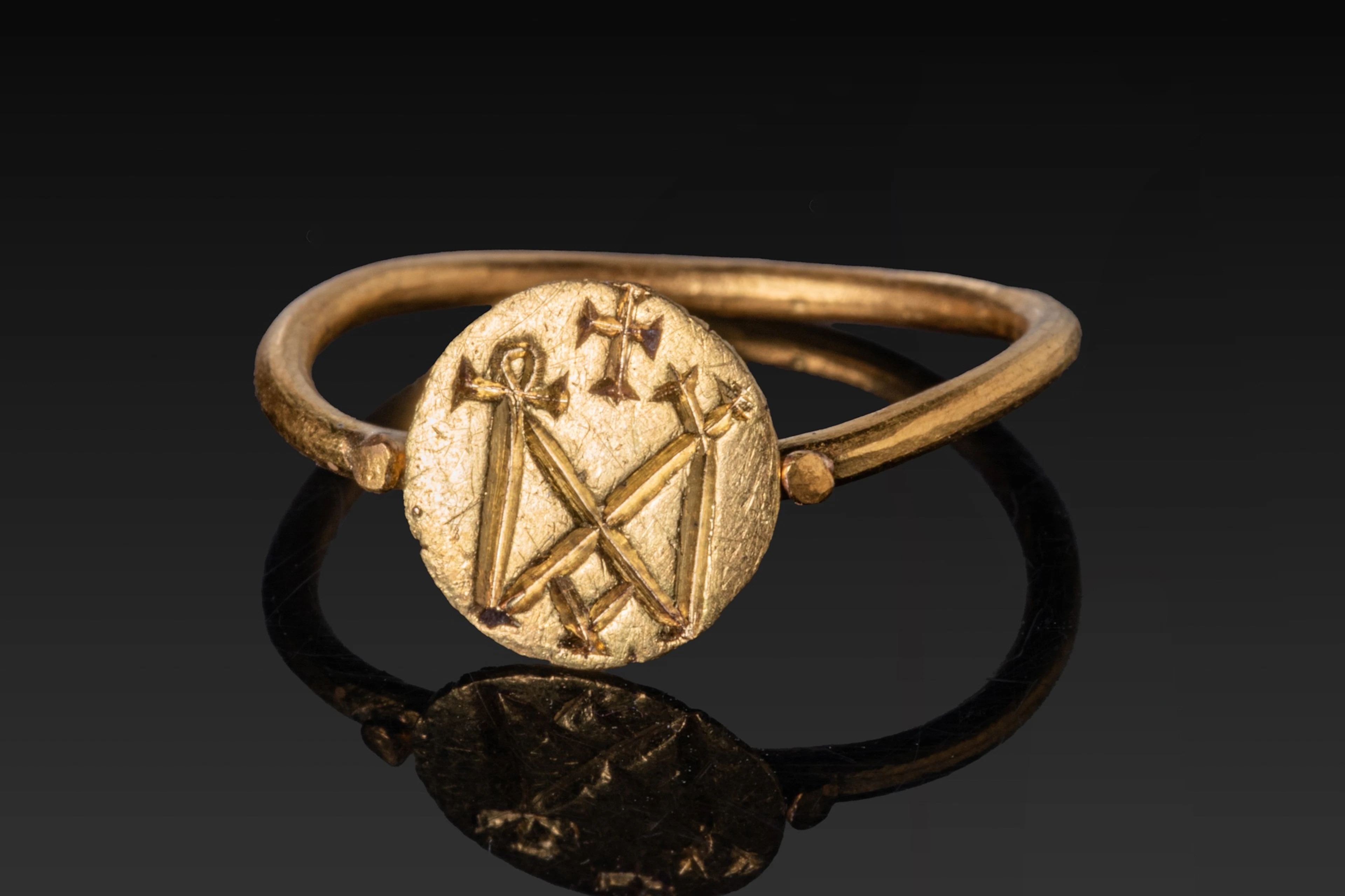 BYZANTINE HIGH KARAT GOLD CROSS WITH MONOGRAM