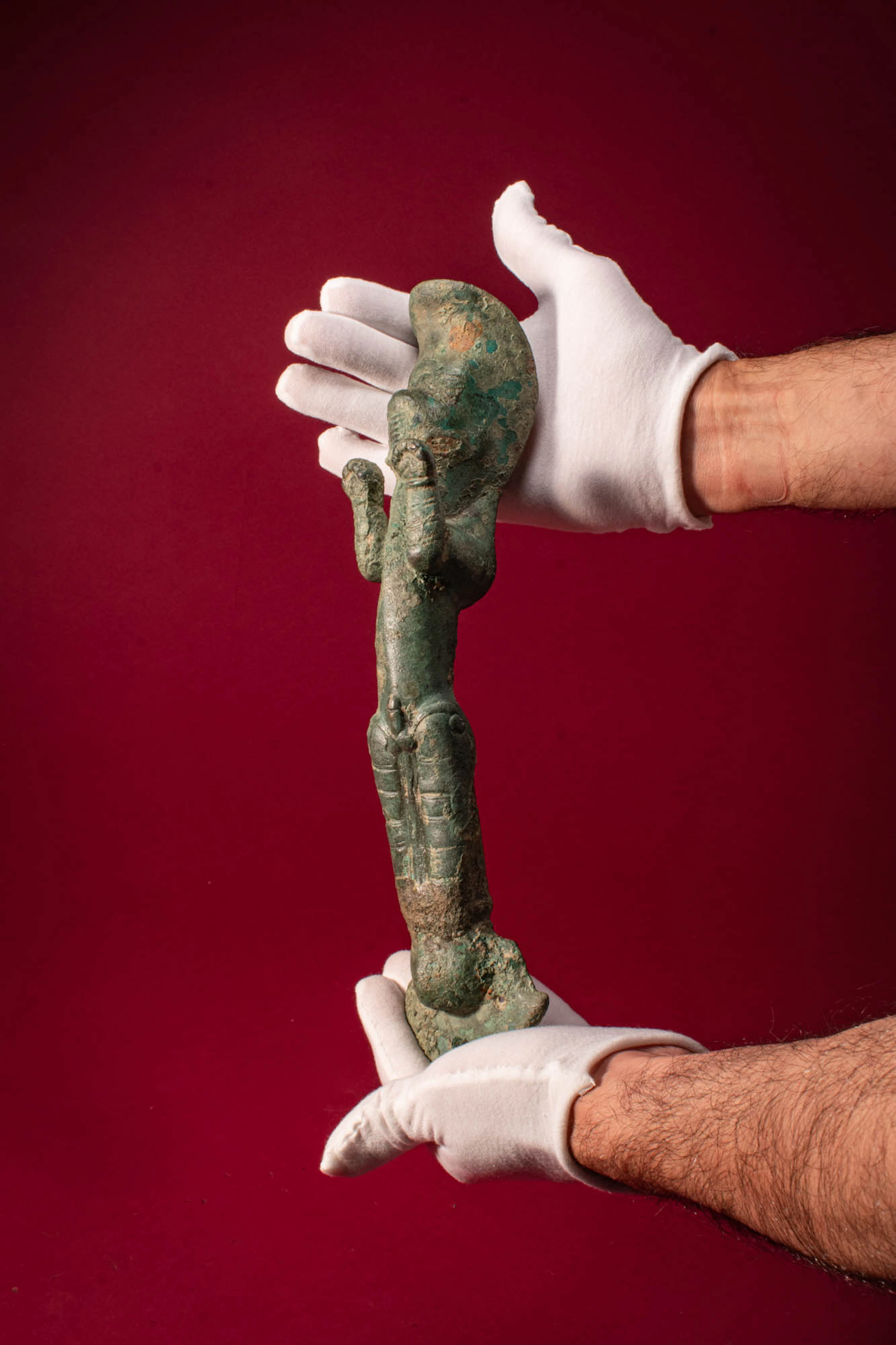 LARGE GREEK PERIOD BRONZE ZOOMORPHIC HANDLE FROM VESSEL
