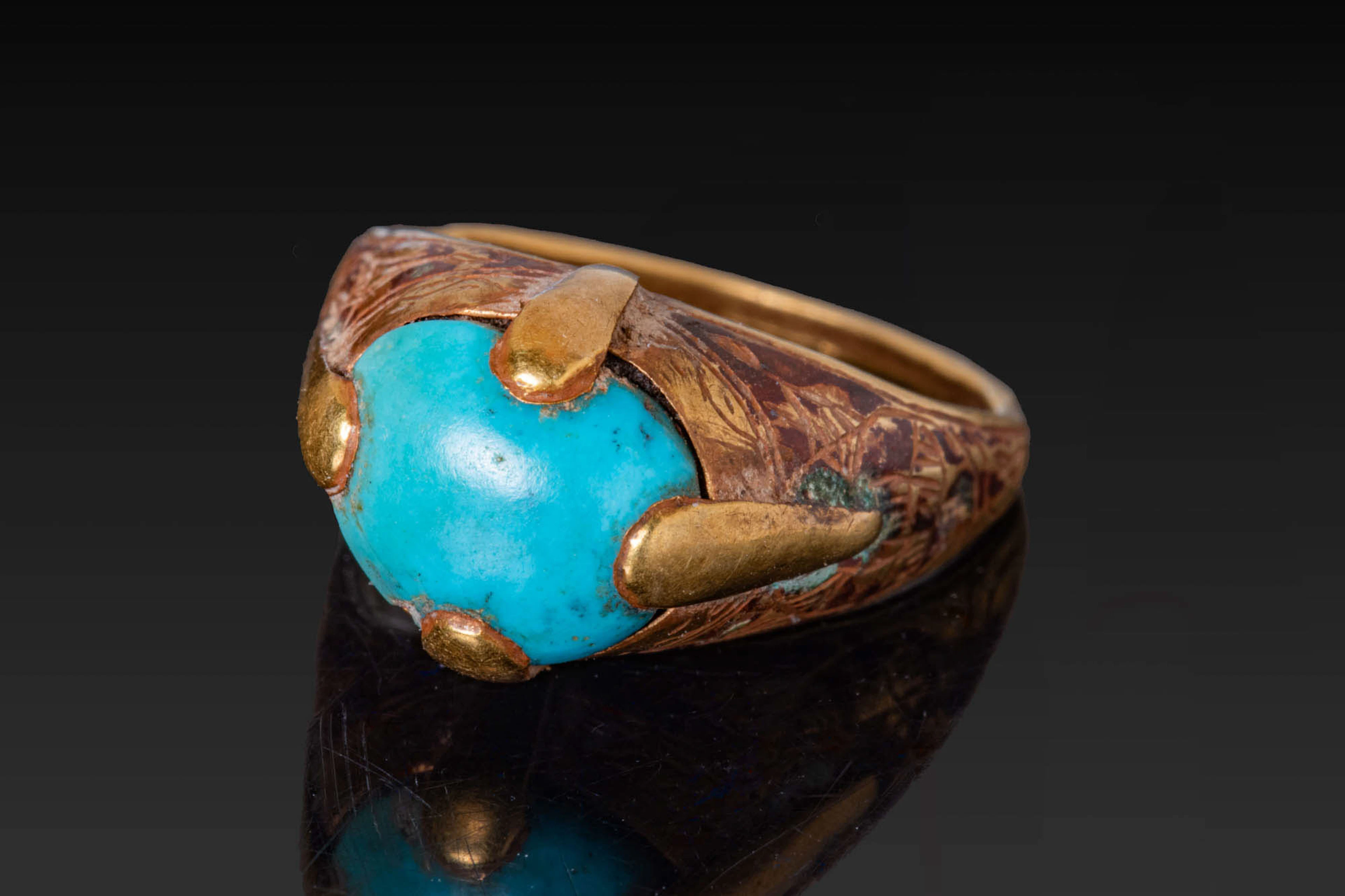 SELJUK GOLD RING WITH TURQUOISE CABOCHON