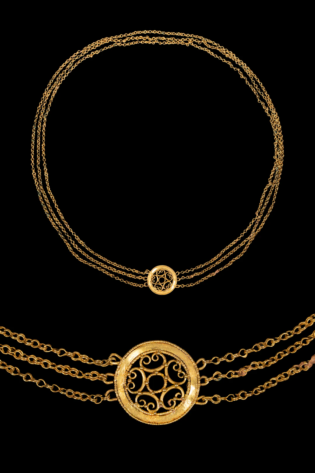HEAVY ROMAN OR BYZANTINE GOLD NECKLACE WITH OPENWORK MEDALLION