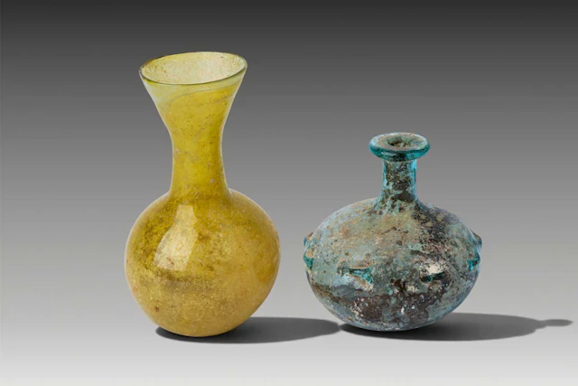 PAIR OF UMAYYAD GLASS FLASKS