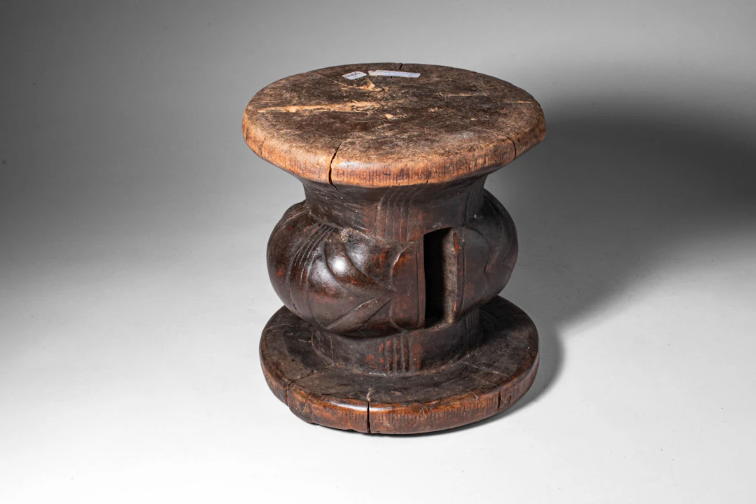 MANGBETU STOOL
