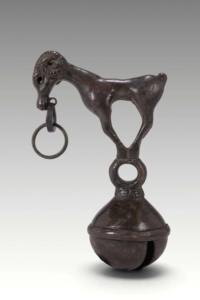 LARGE BRONZE AGE BRONZE BELL WITH A RAM